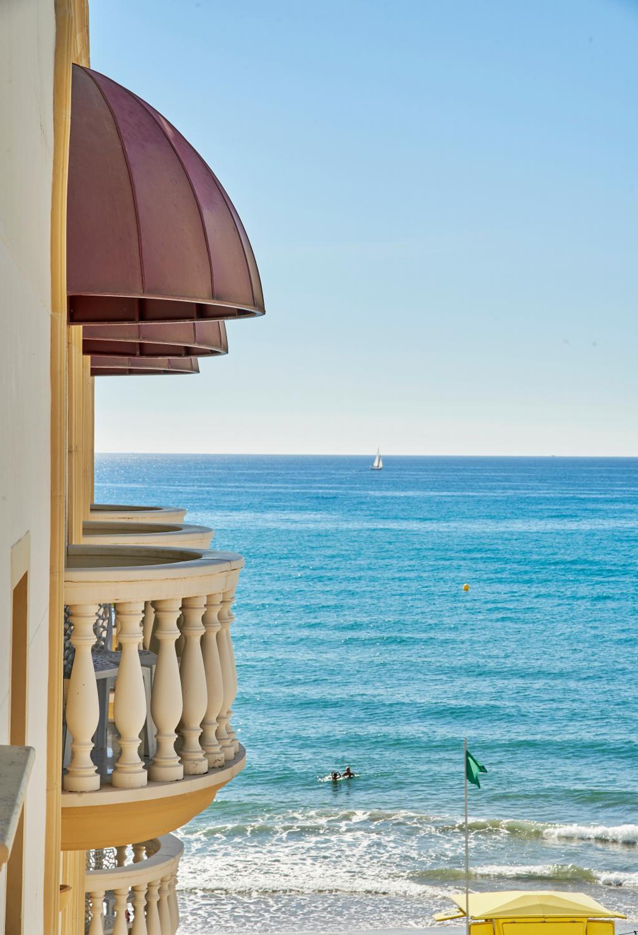 Superior Double Room with Lateral Sea View - Photo 17