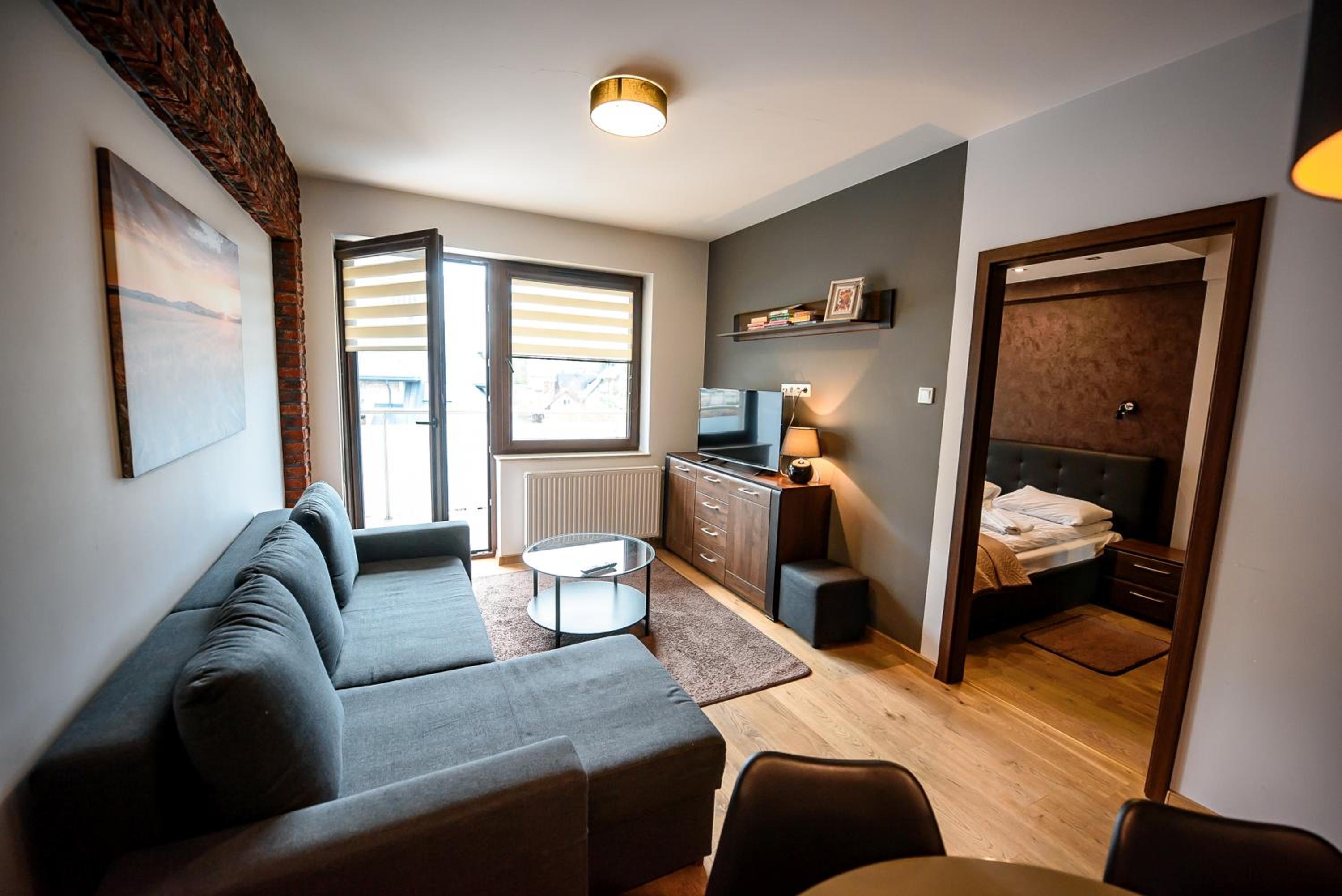 One-Bedroom Apartment photo 1
