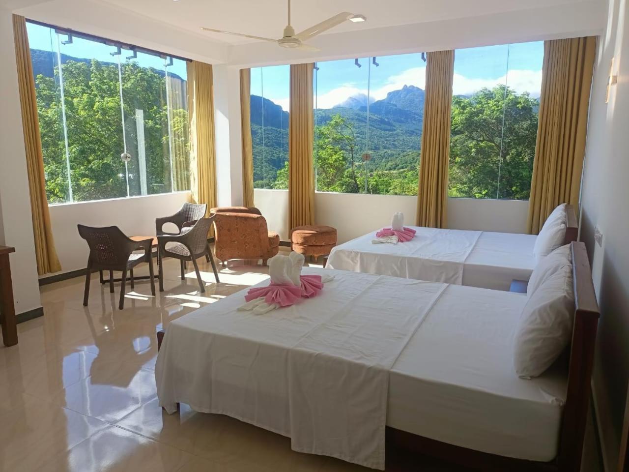 Deluxe Family Suite