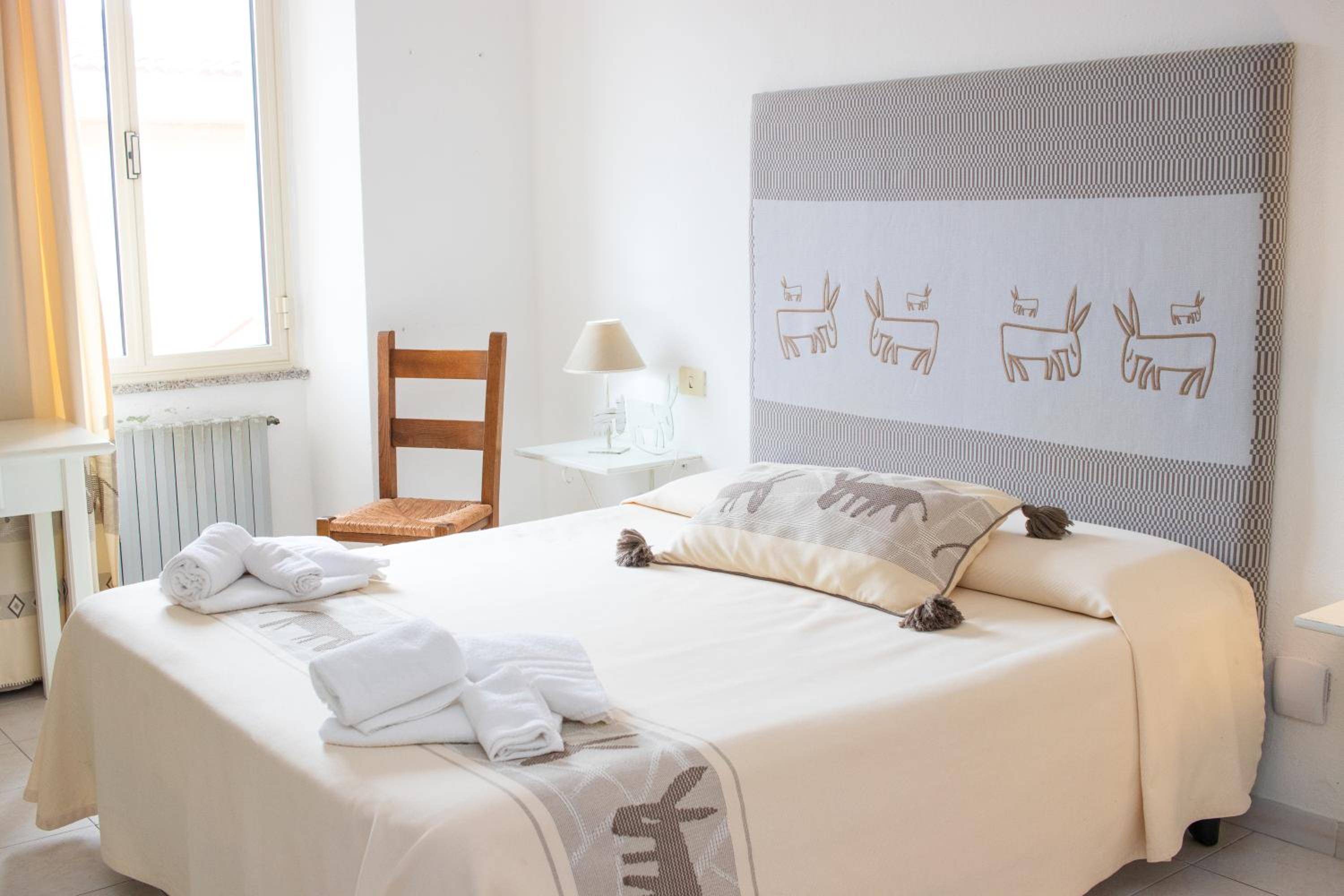 Double Room - Photo 9