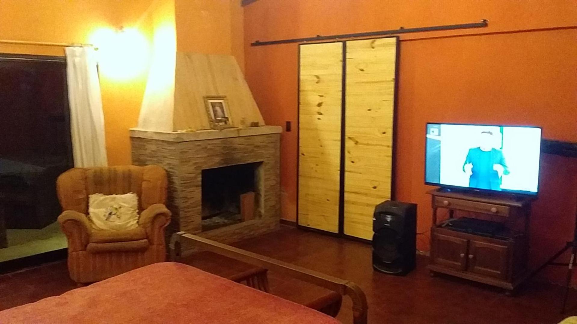 One-Bedroom House photo 1