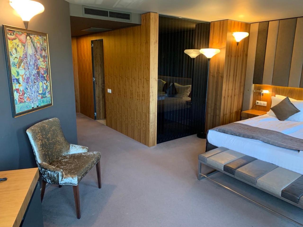 Suite with Mountain View & Free Parking photo 1