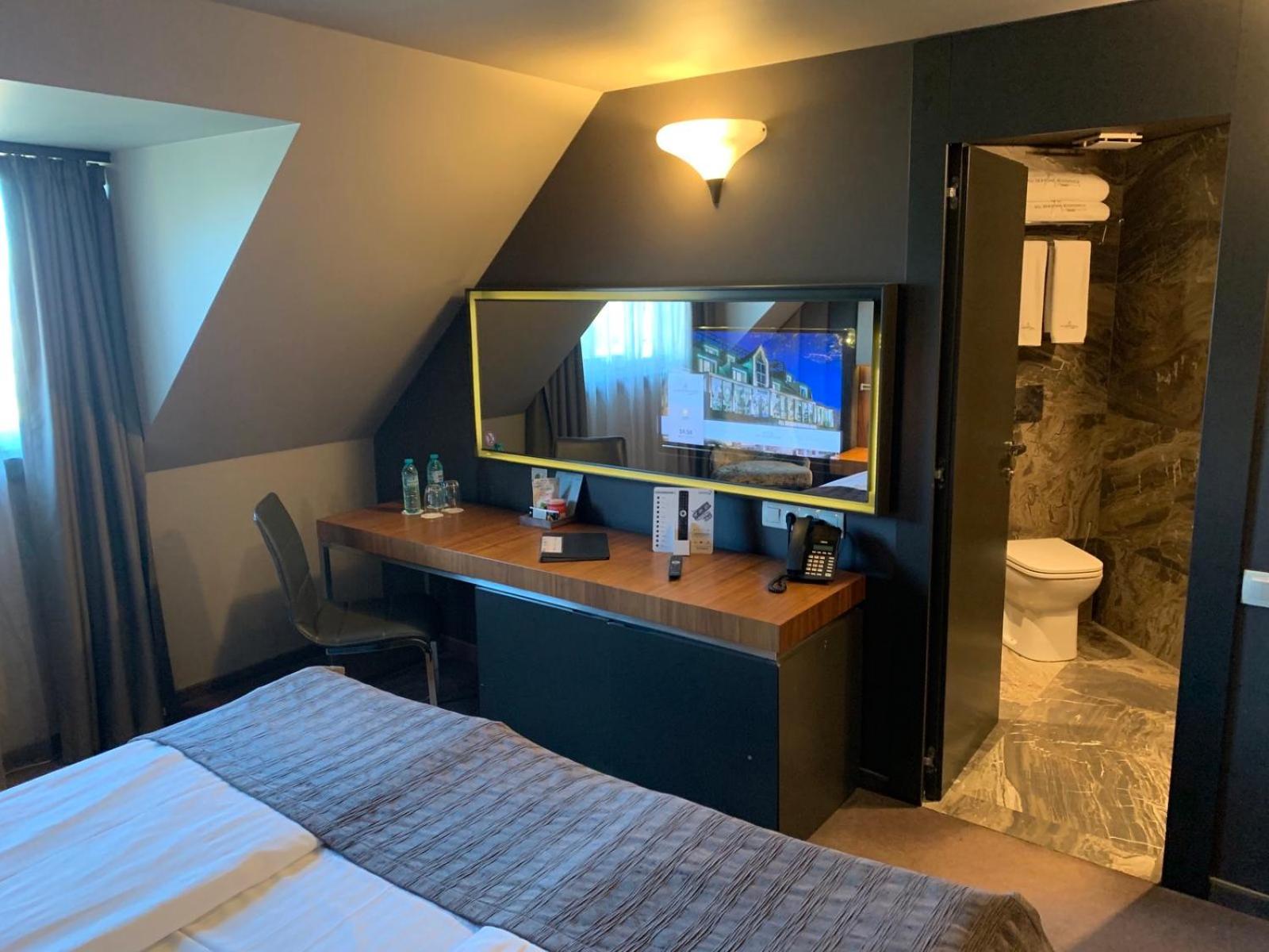 Superior Double Room with Free Parking photo 3
