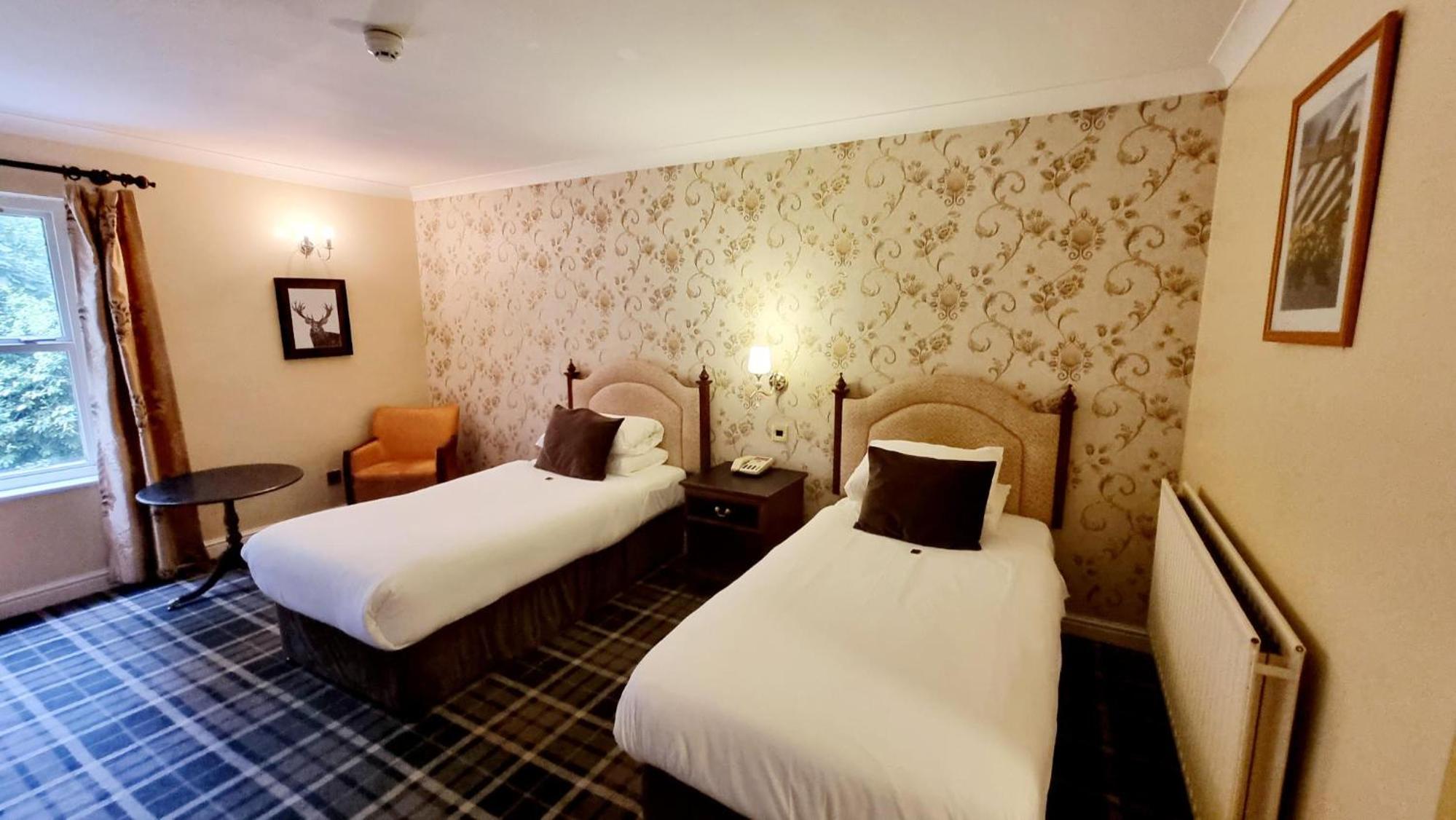 Club Twin Room - Photo 8