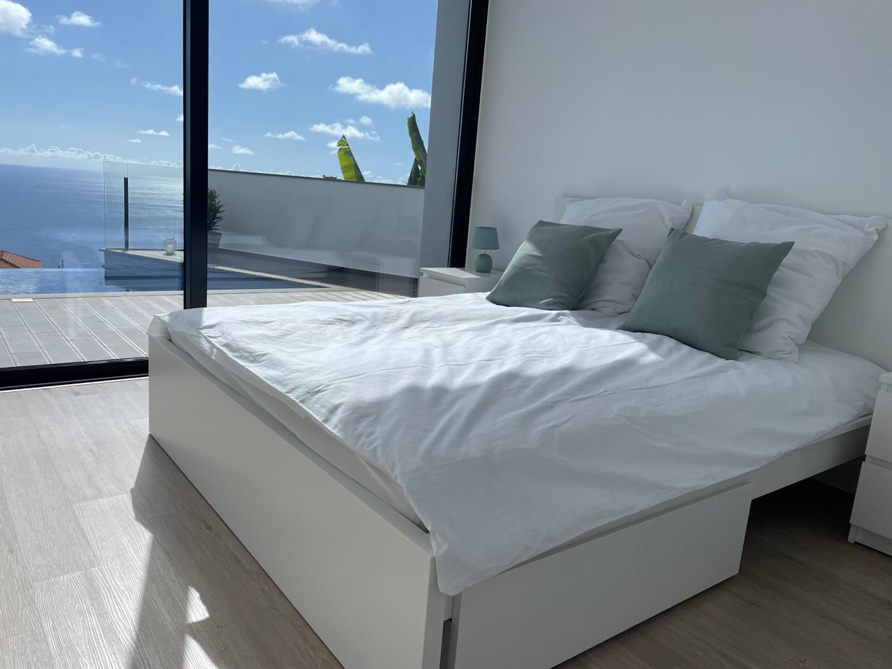 Three-Bedroom Villa photo 1