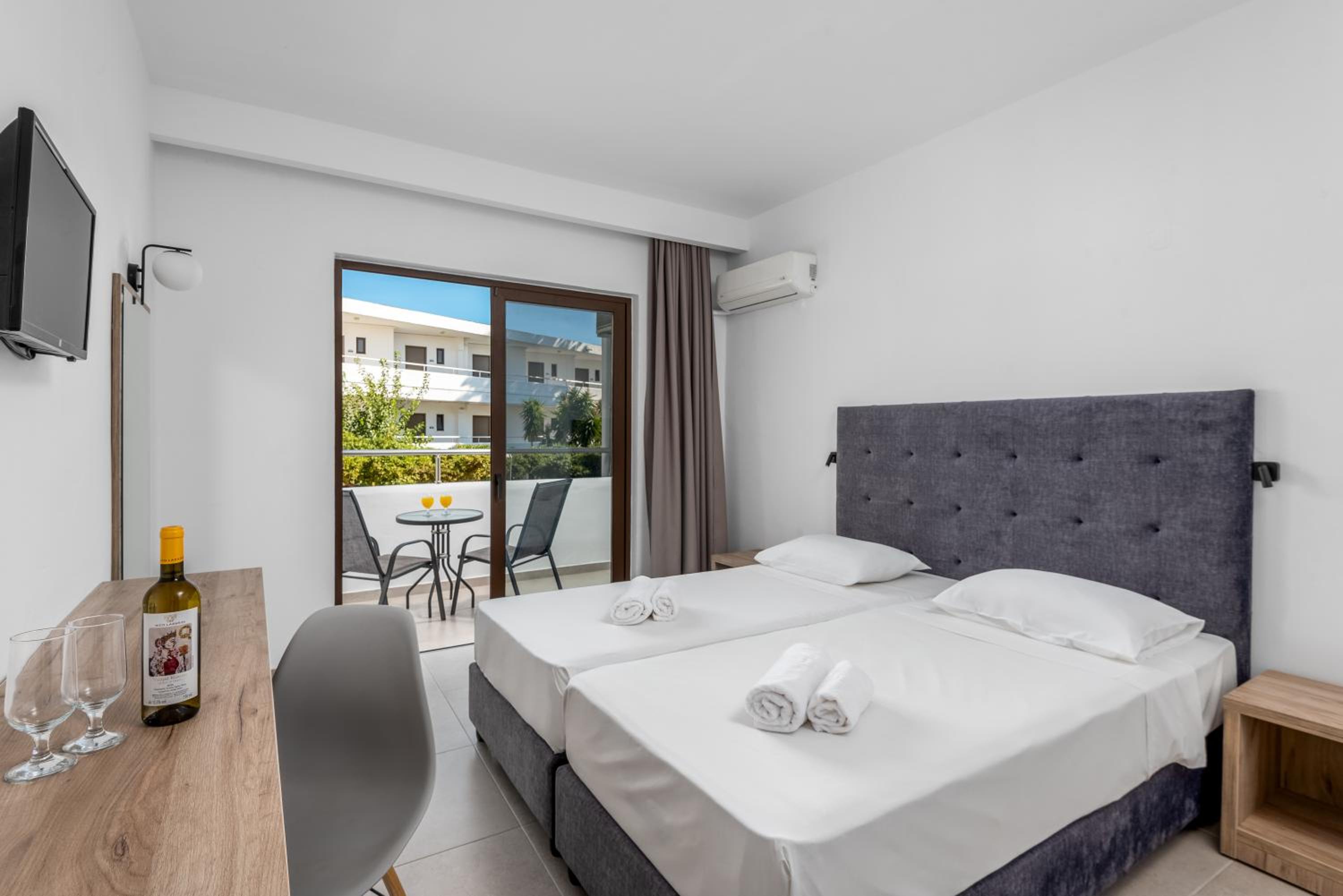 Superior Double Room - Photo 1