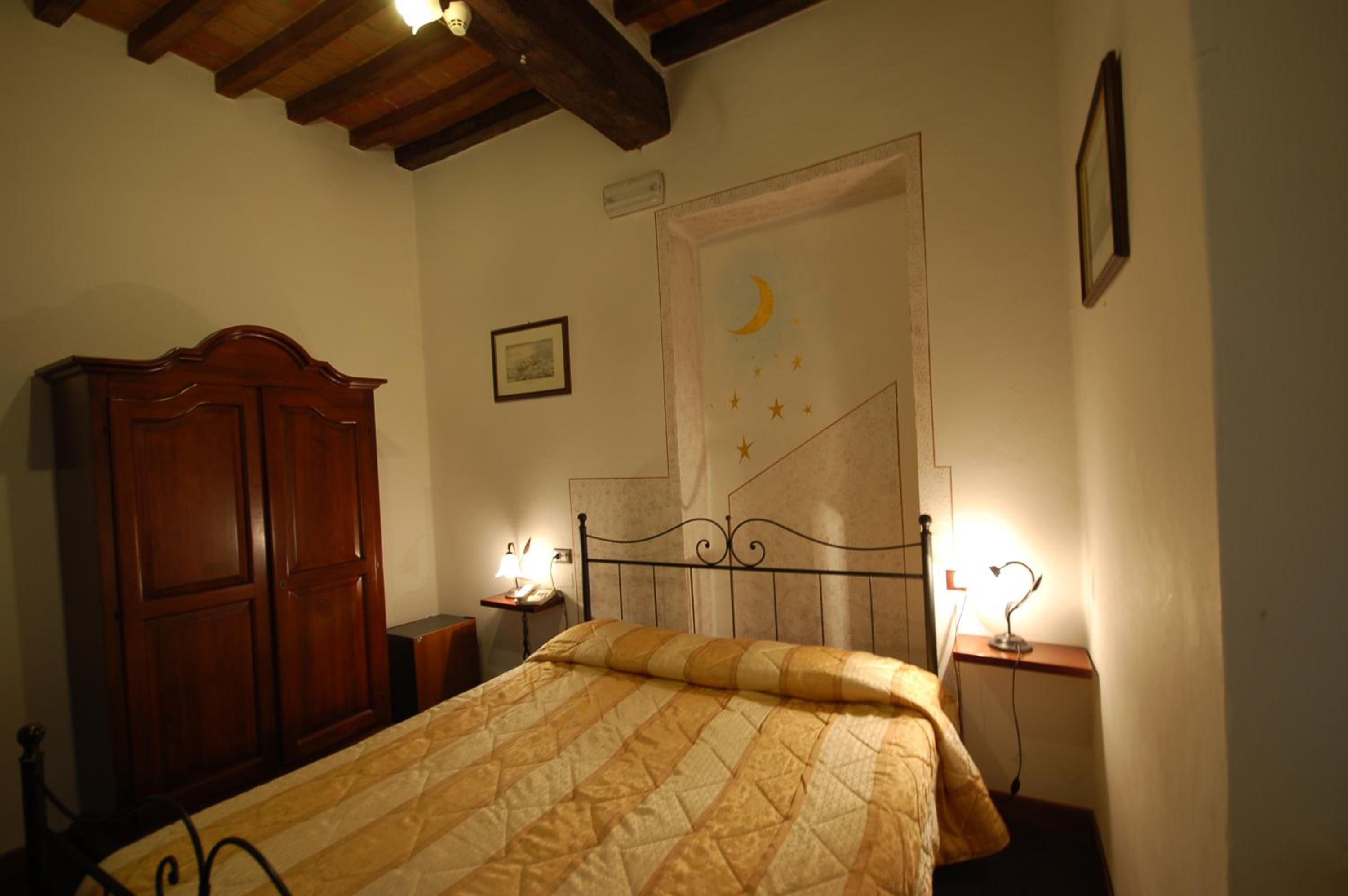 Double or Twin Room - Photo 1