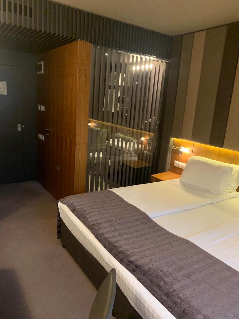 Deluxe Double Room with Free Parking  photo 2