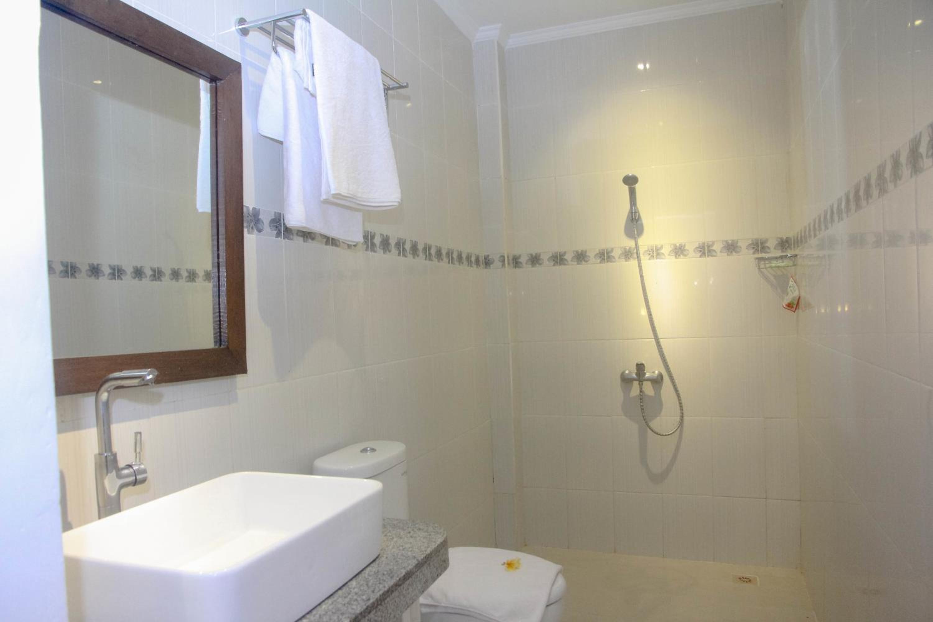 Deluxe Queen Room - Photo 3