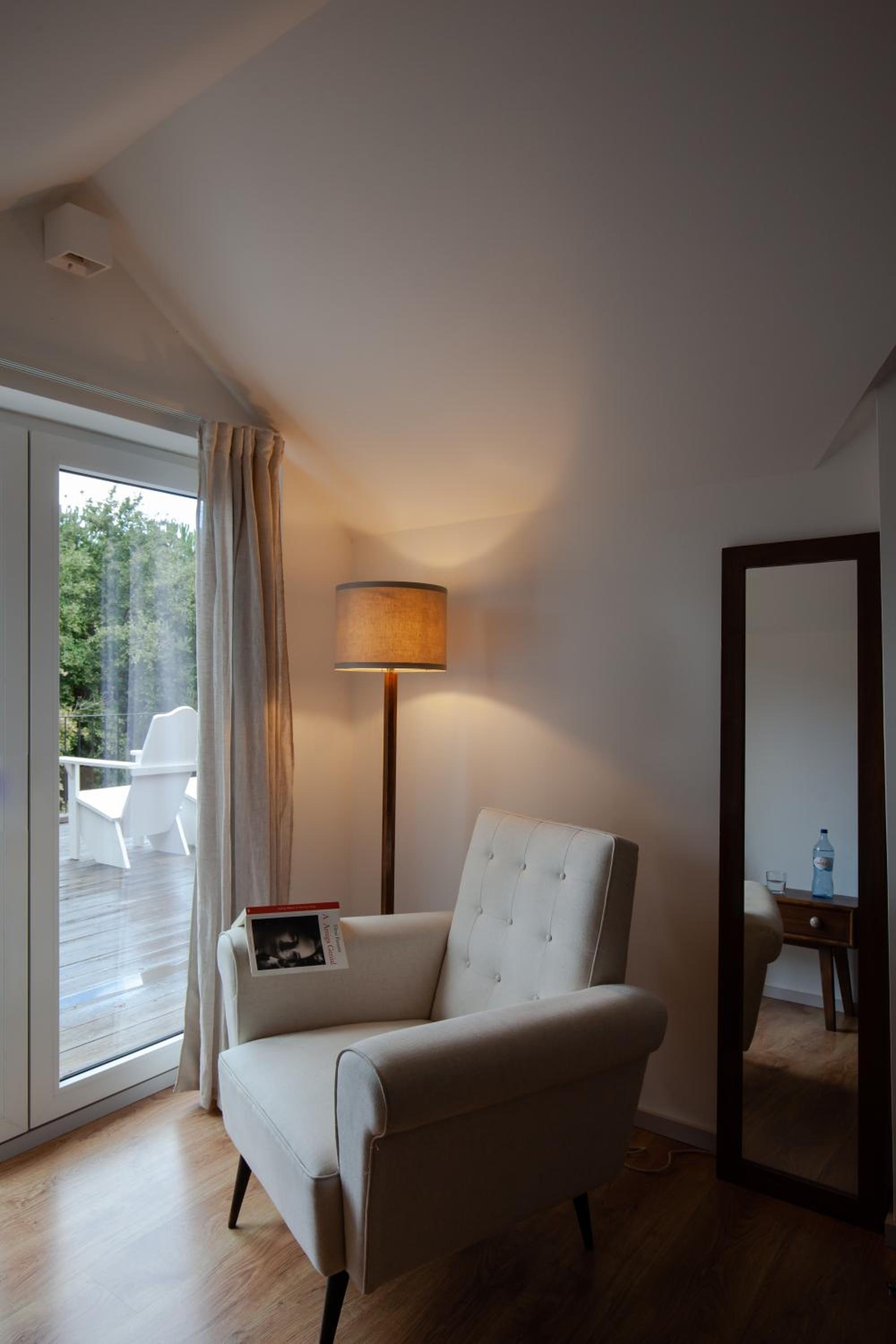 Double Room with Balcony - Photo 4