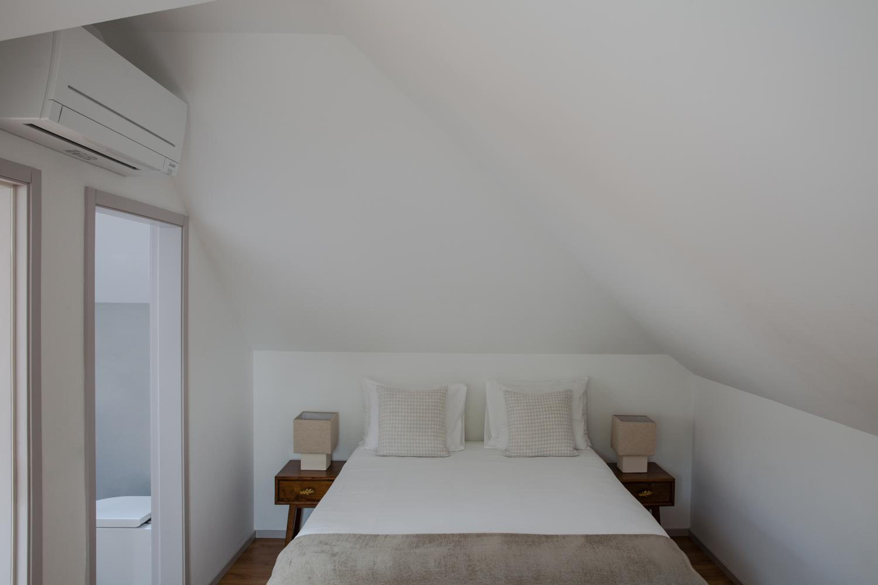 Double Room with Balcony - Photo 1