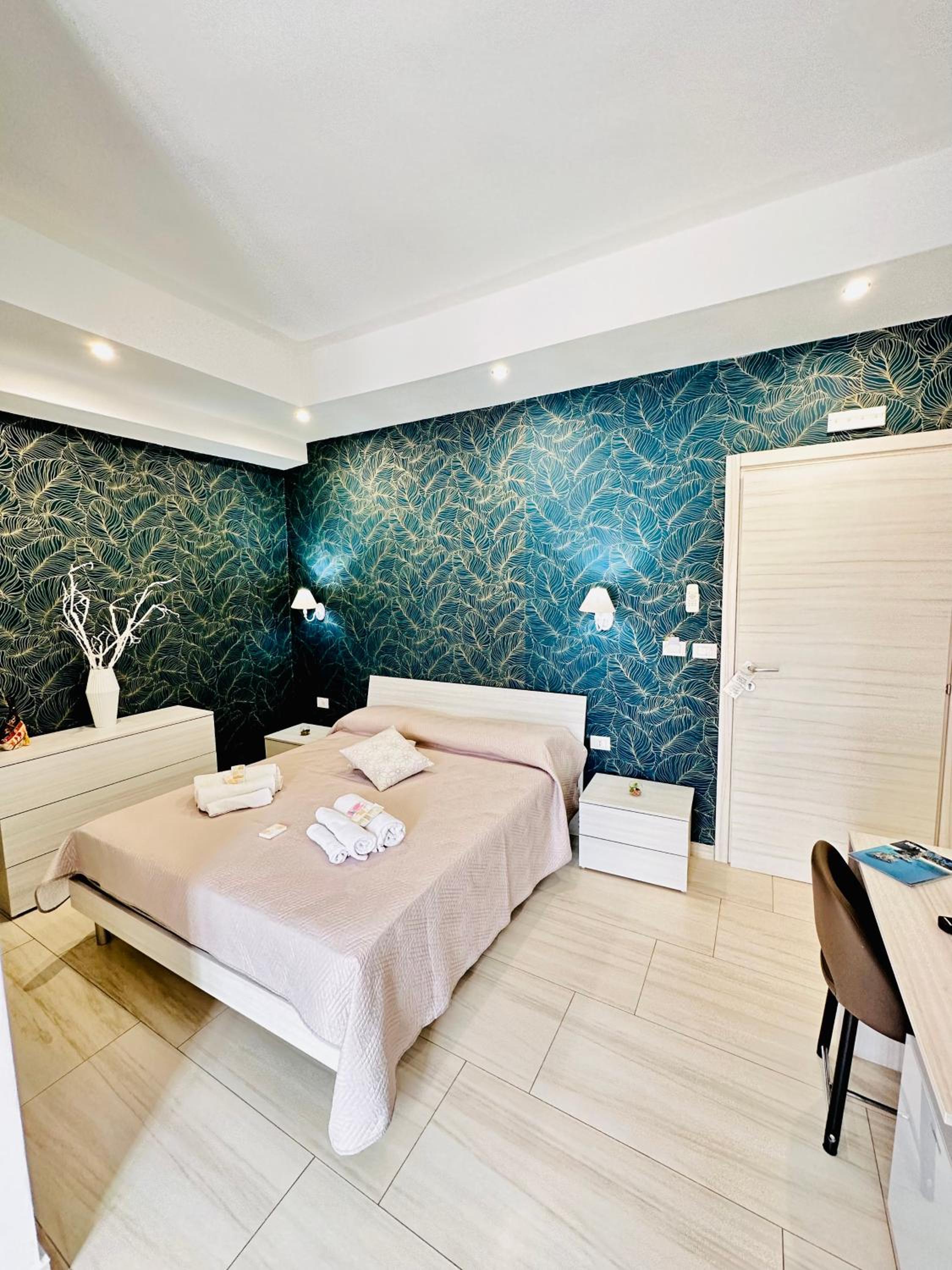 Double Room with Terrace - Photo 3