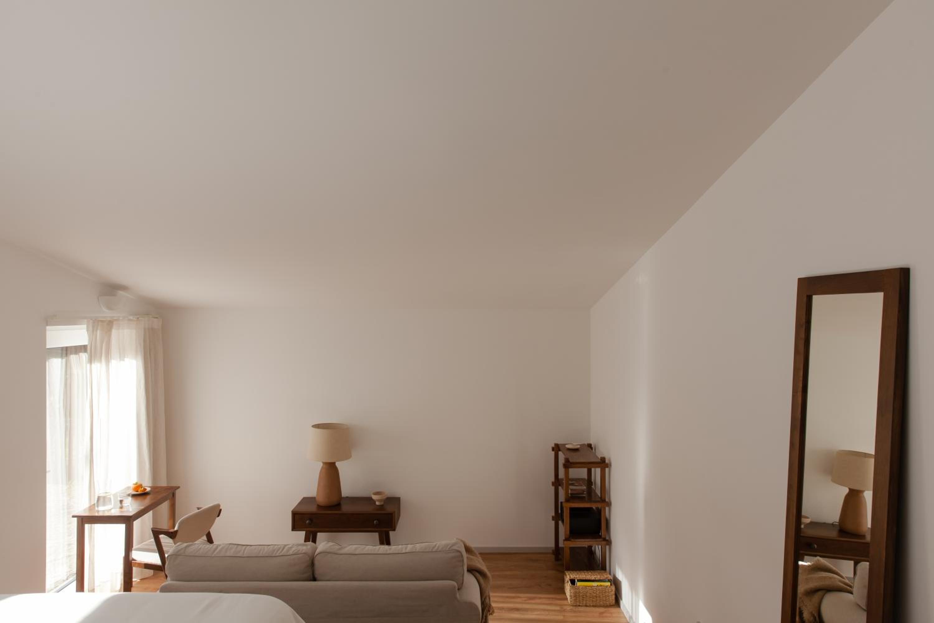 Standard Suite - Photo 3