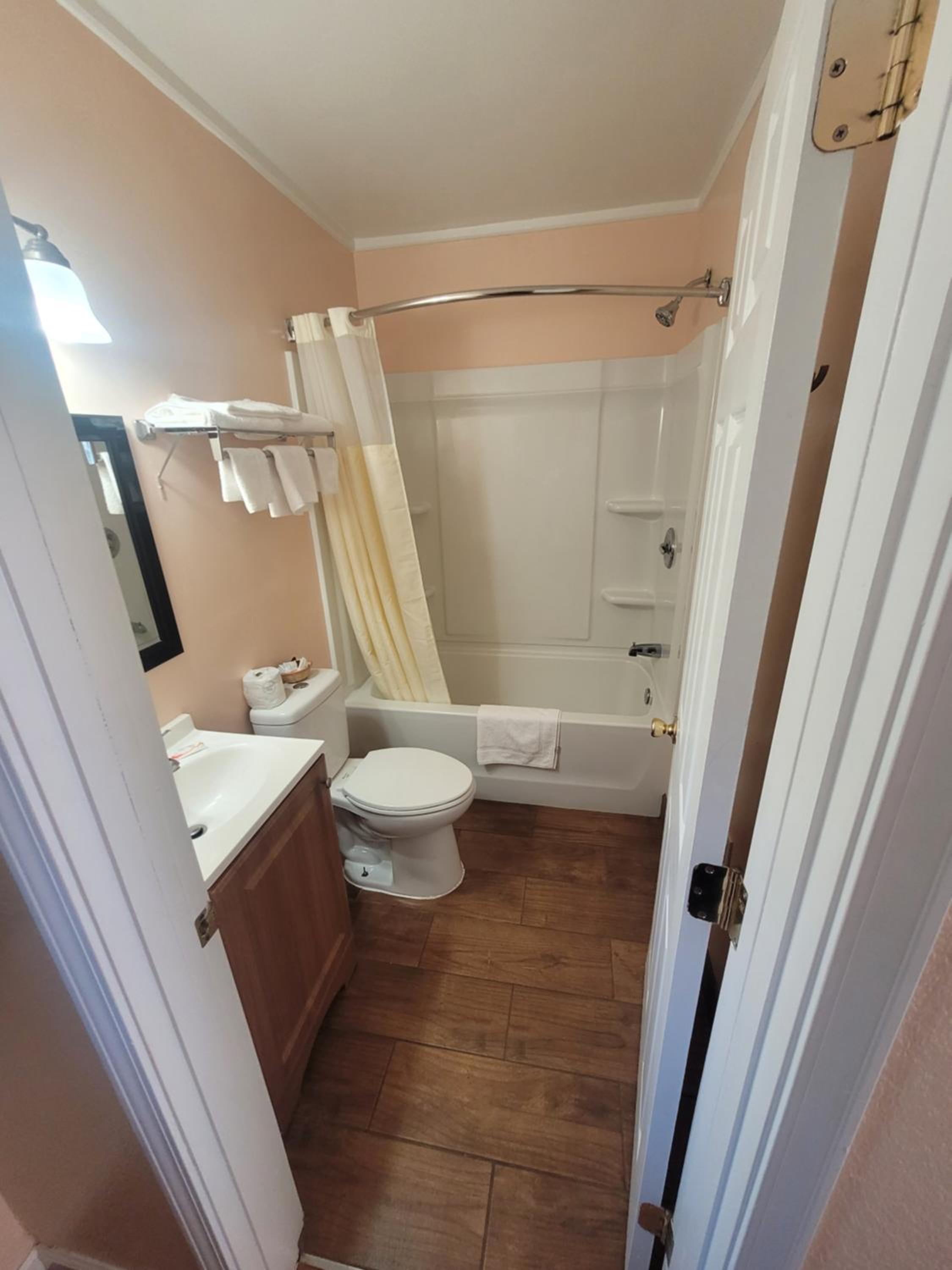 Double or Twin Room with Bathroom - Photo 3