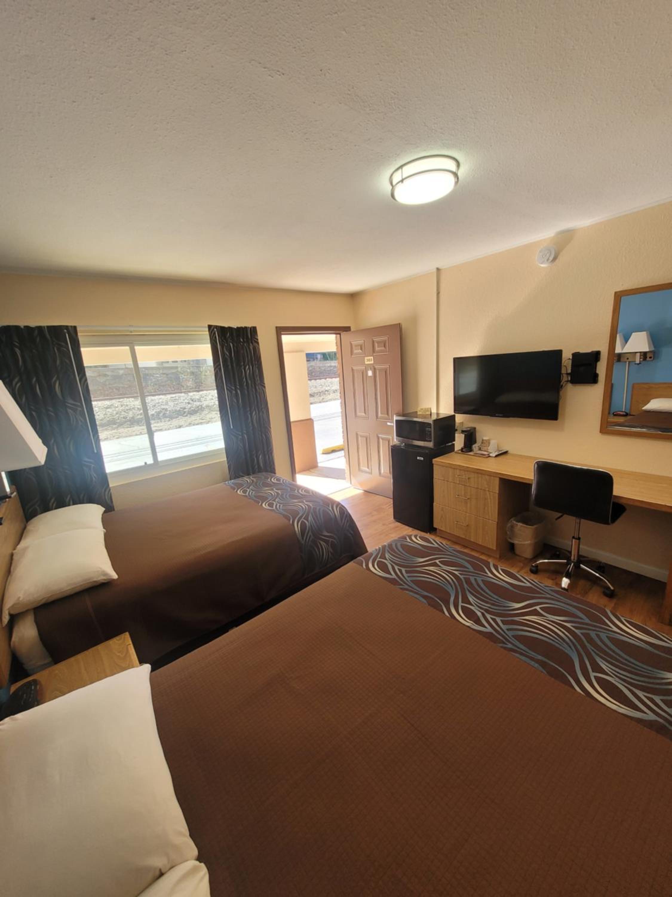 Double or Twin Room with Bathroom - Photo 5