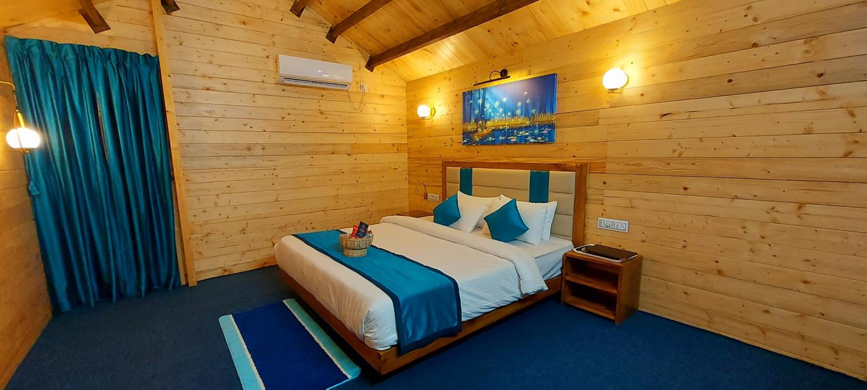 Double Room with Balcony and Sea View - Photo 5