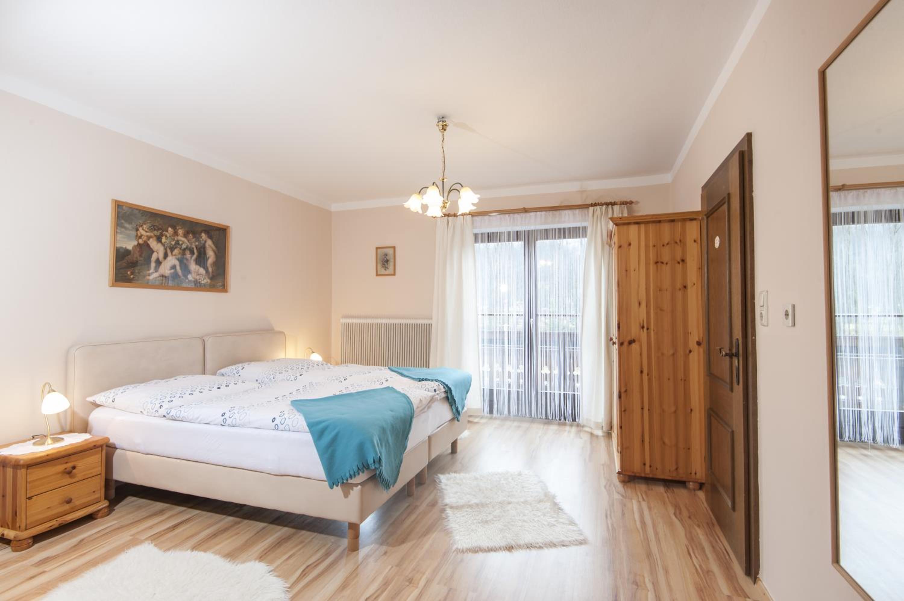 One-Bedroom Apartment (4 Adults)