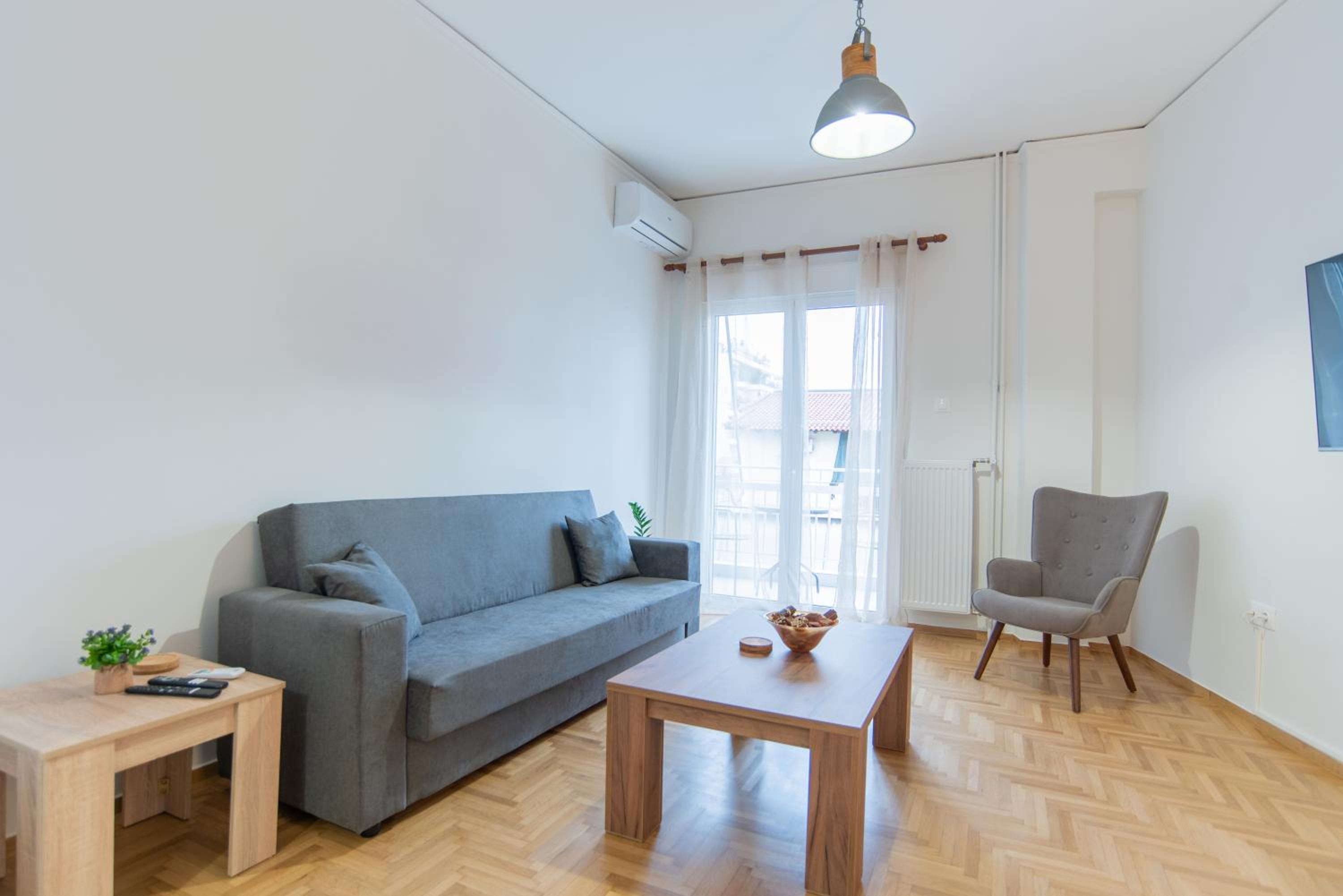 One-Bedroom Apartment