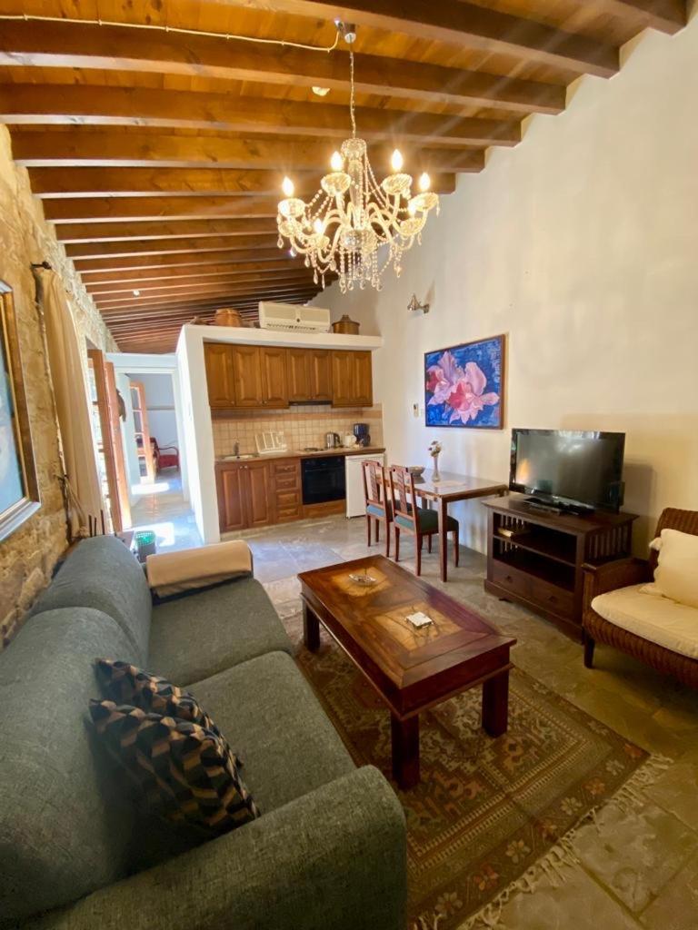 One-Bedroom Apartment - Photo 14
