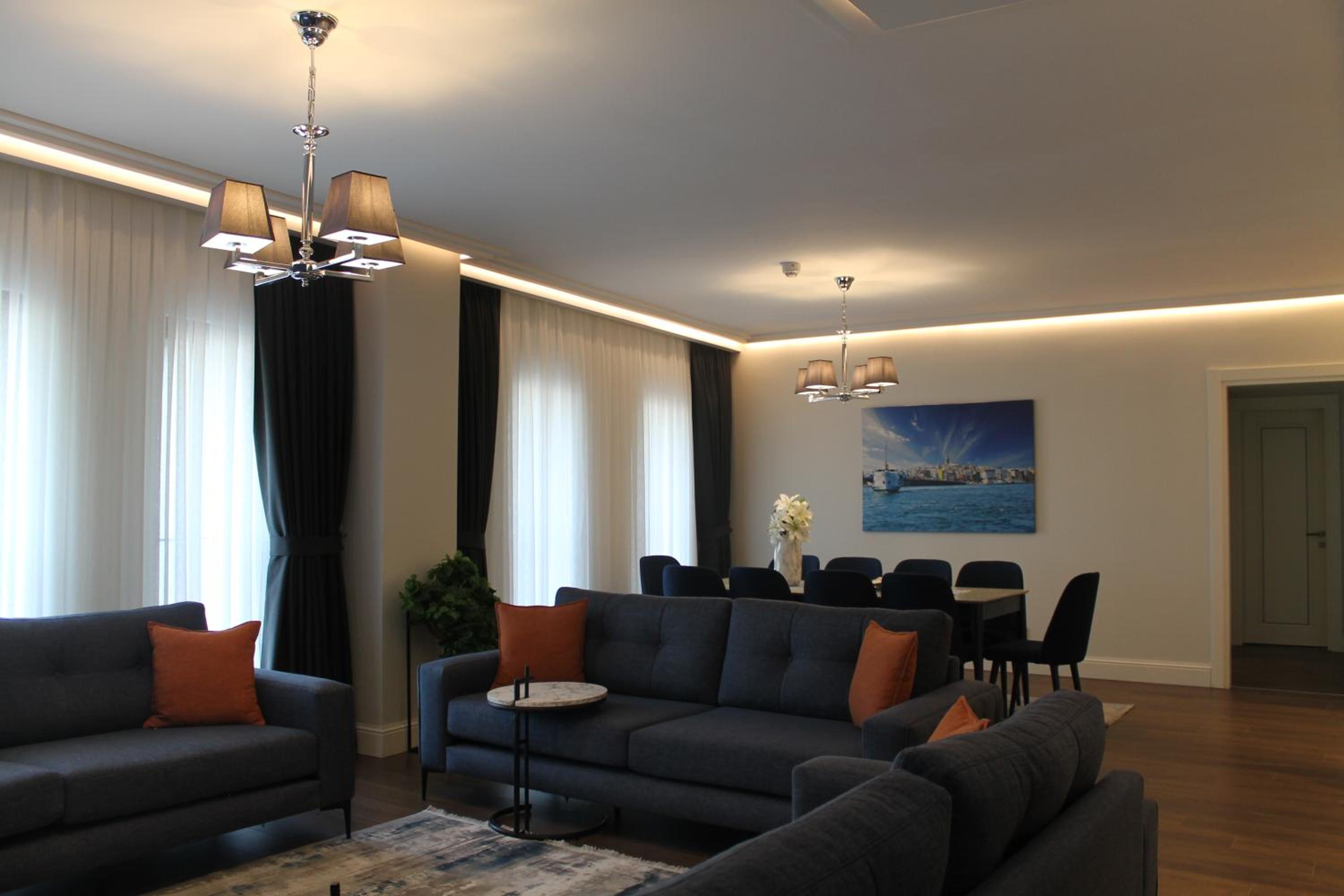GR Blocks Three Bedroom Penthouse Apartment