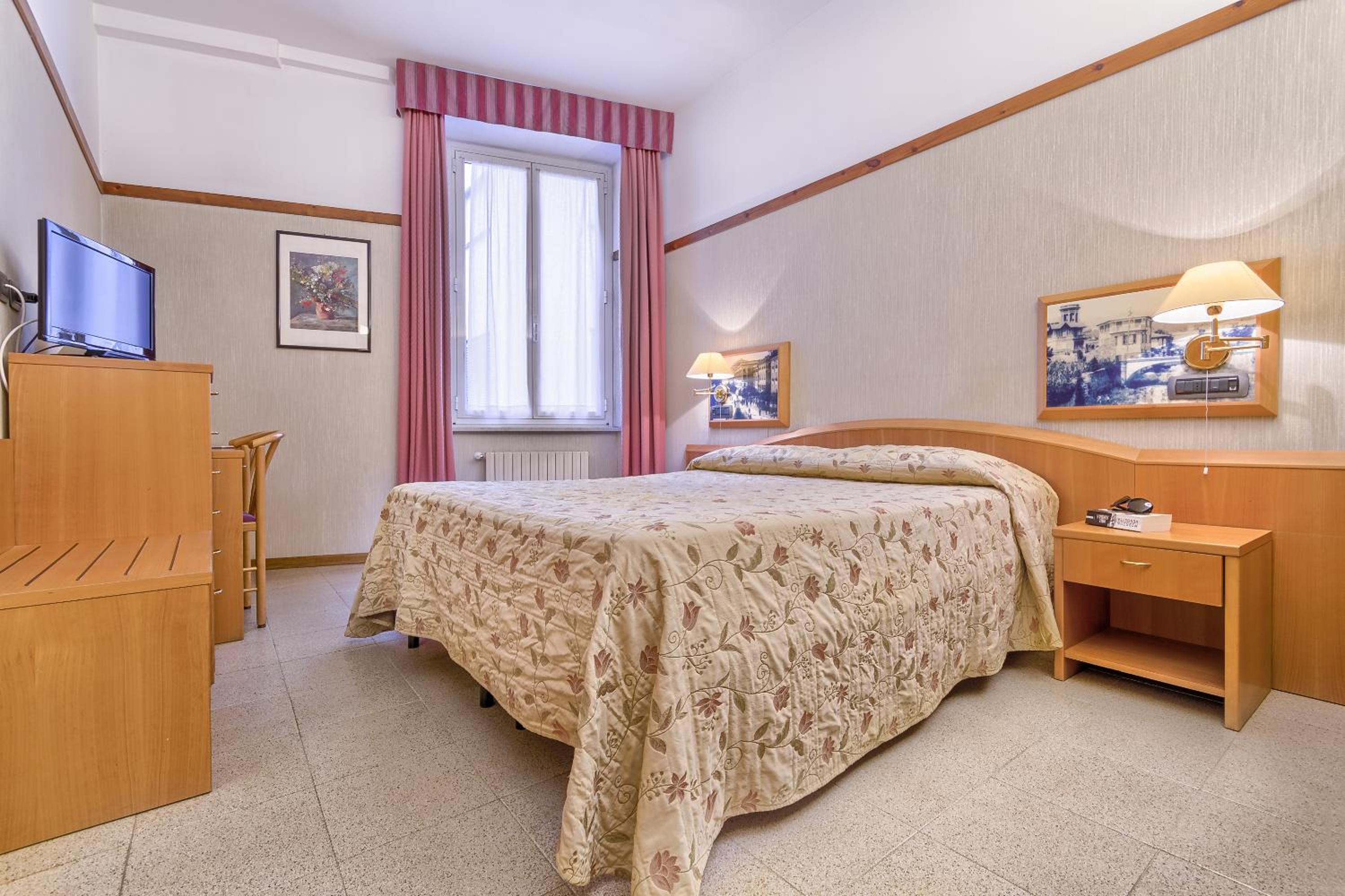 Superior Double or Twin Room photo 3