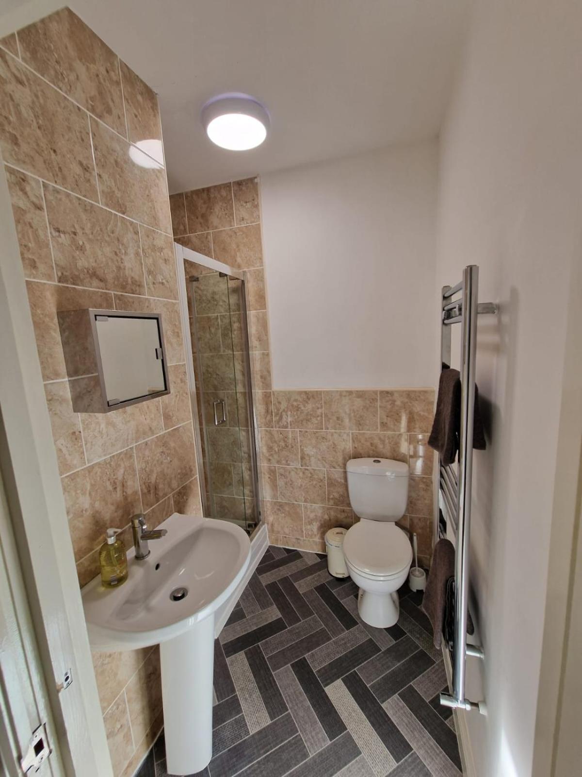 Apartment - Ground Floor photo 2