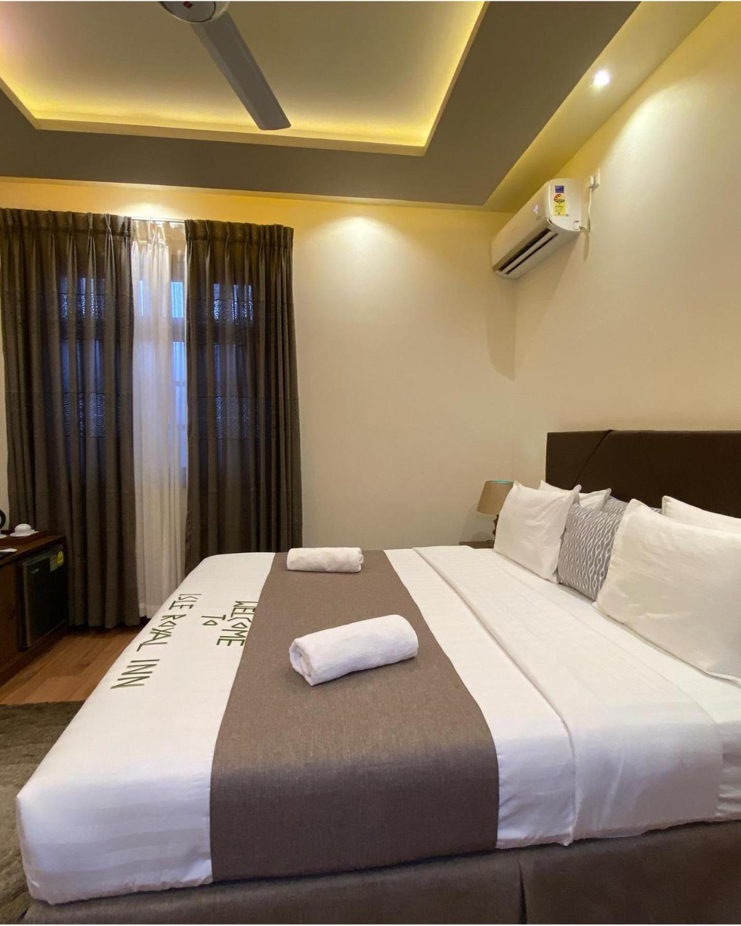 Double or Twin Room - Photo 9