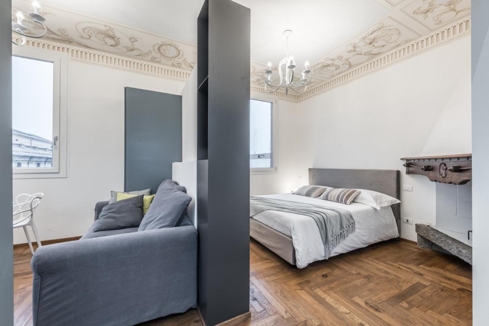 Deluxe Apartment