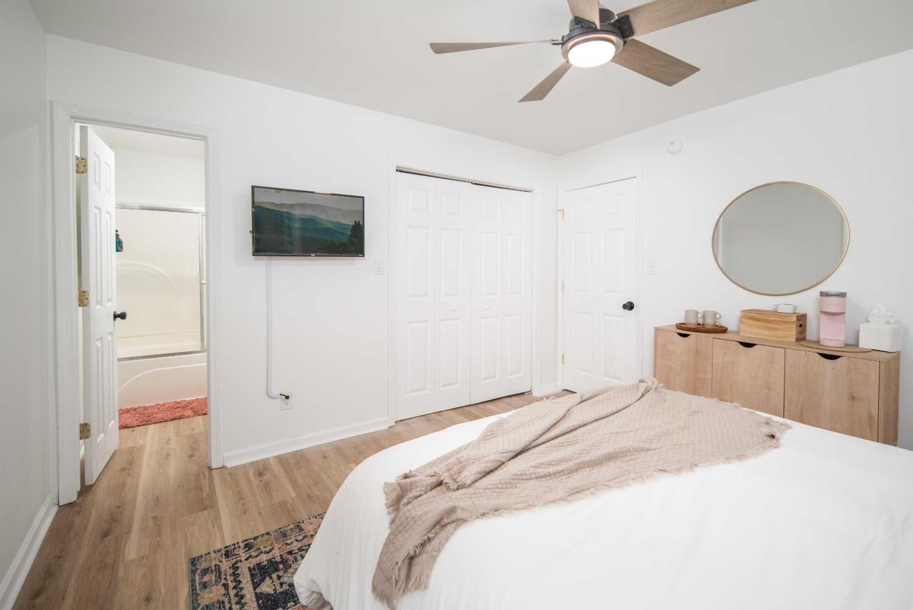 Queen Room photo 3