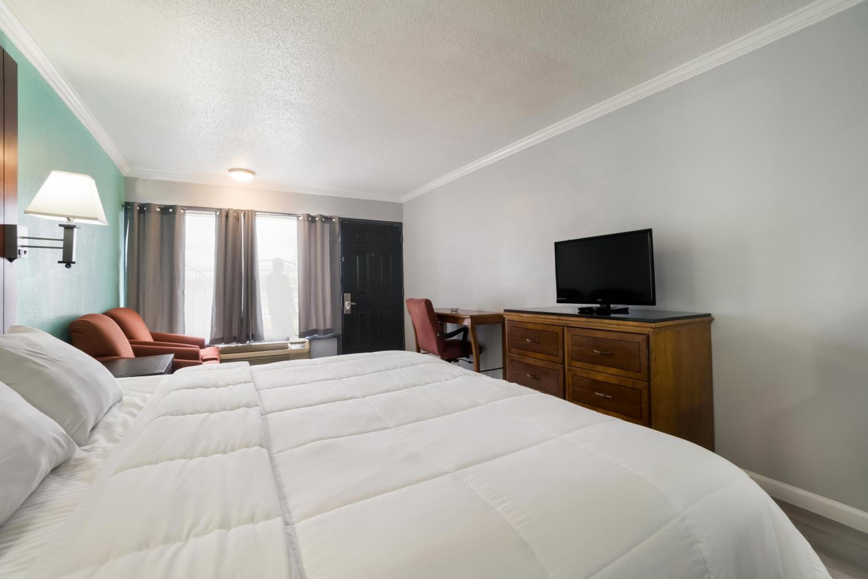 1 King Bed Accessible Smoking