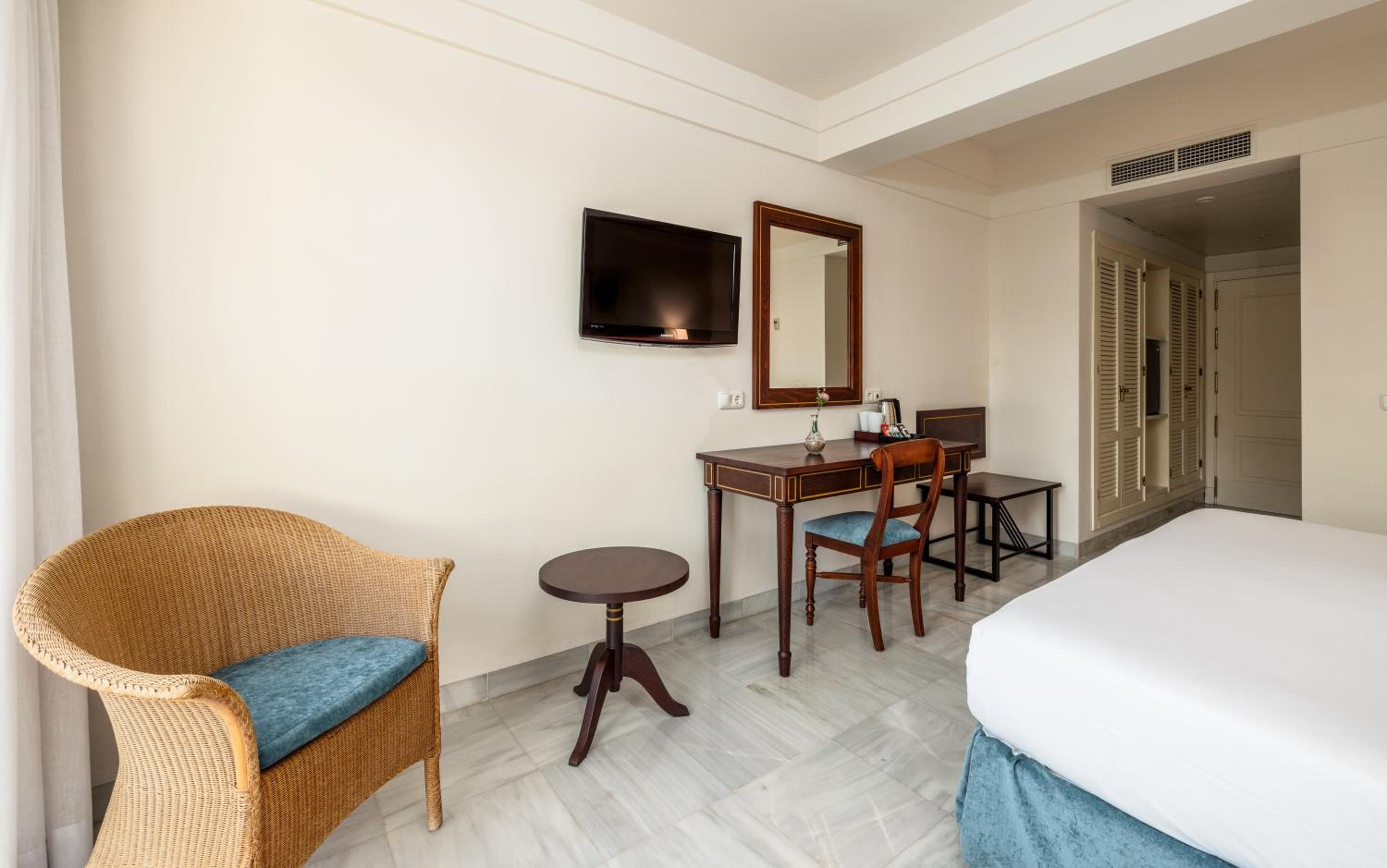 Superior Double Room - Photo 4
