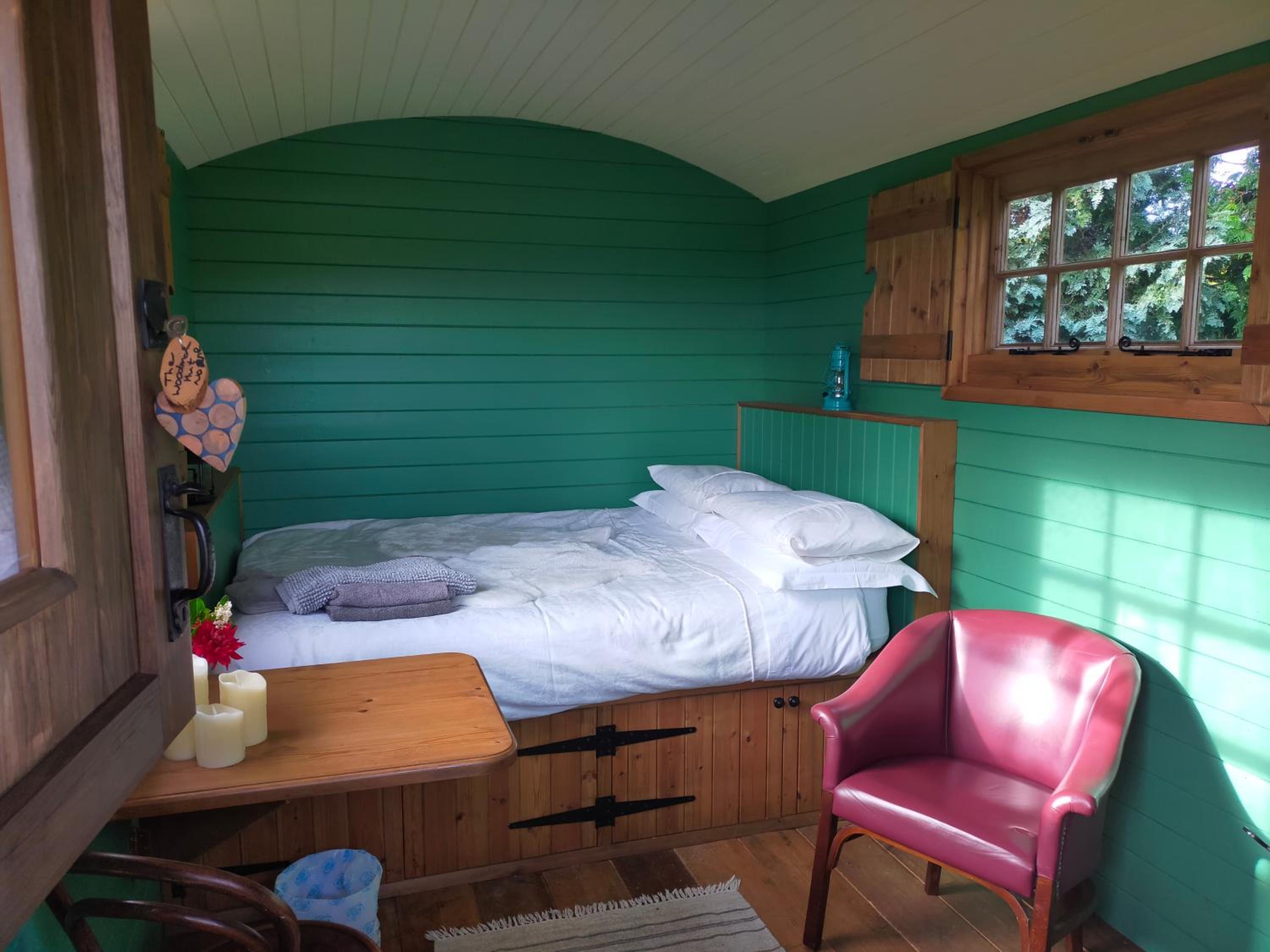 Double Room with Shared Bathroom photo 1