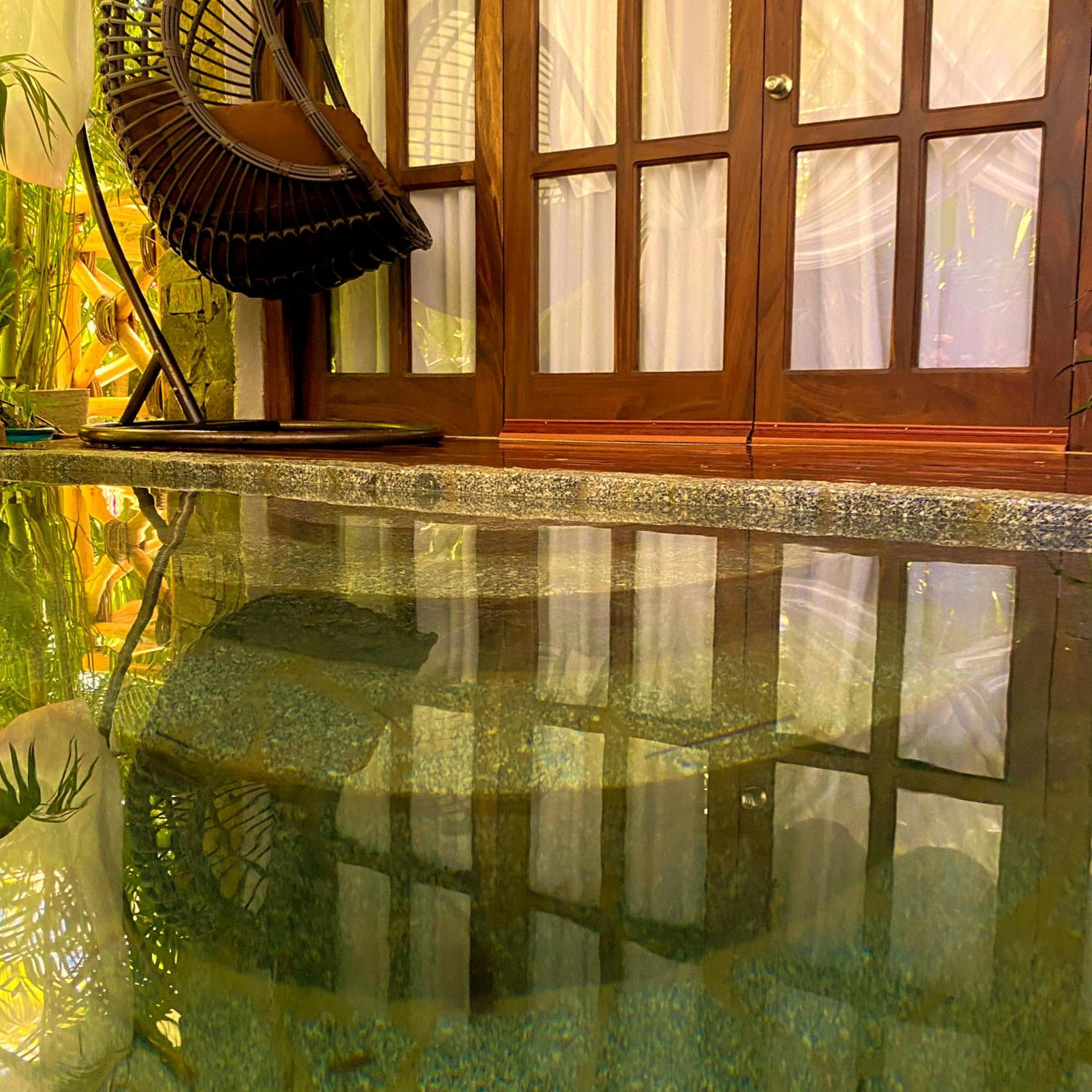 Junior Suite with Private Pool - Photo 7