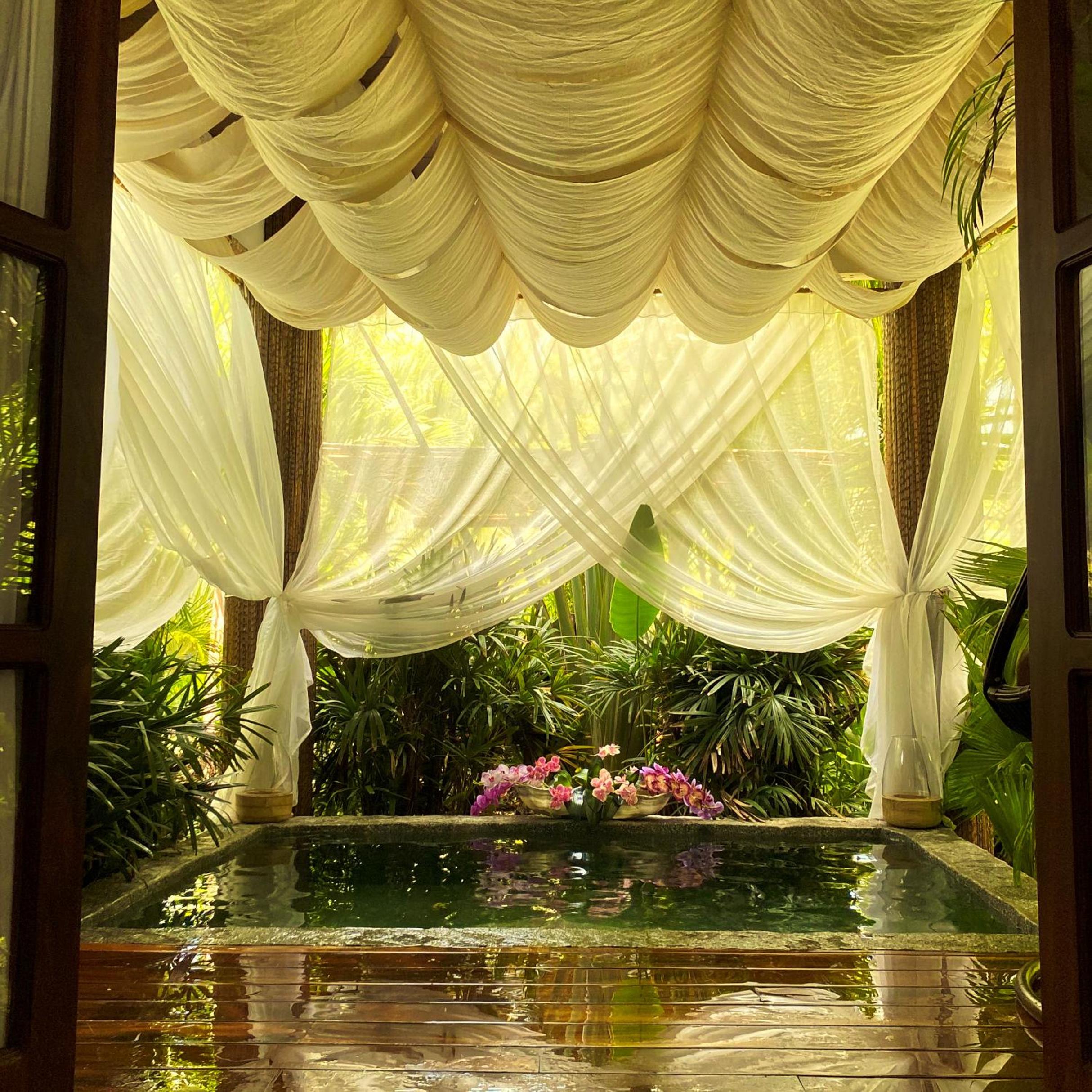 Junior Suite with Private Pool - Photo 6