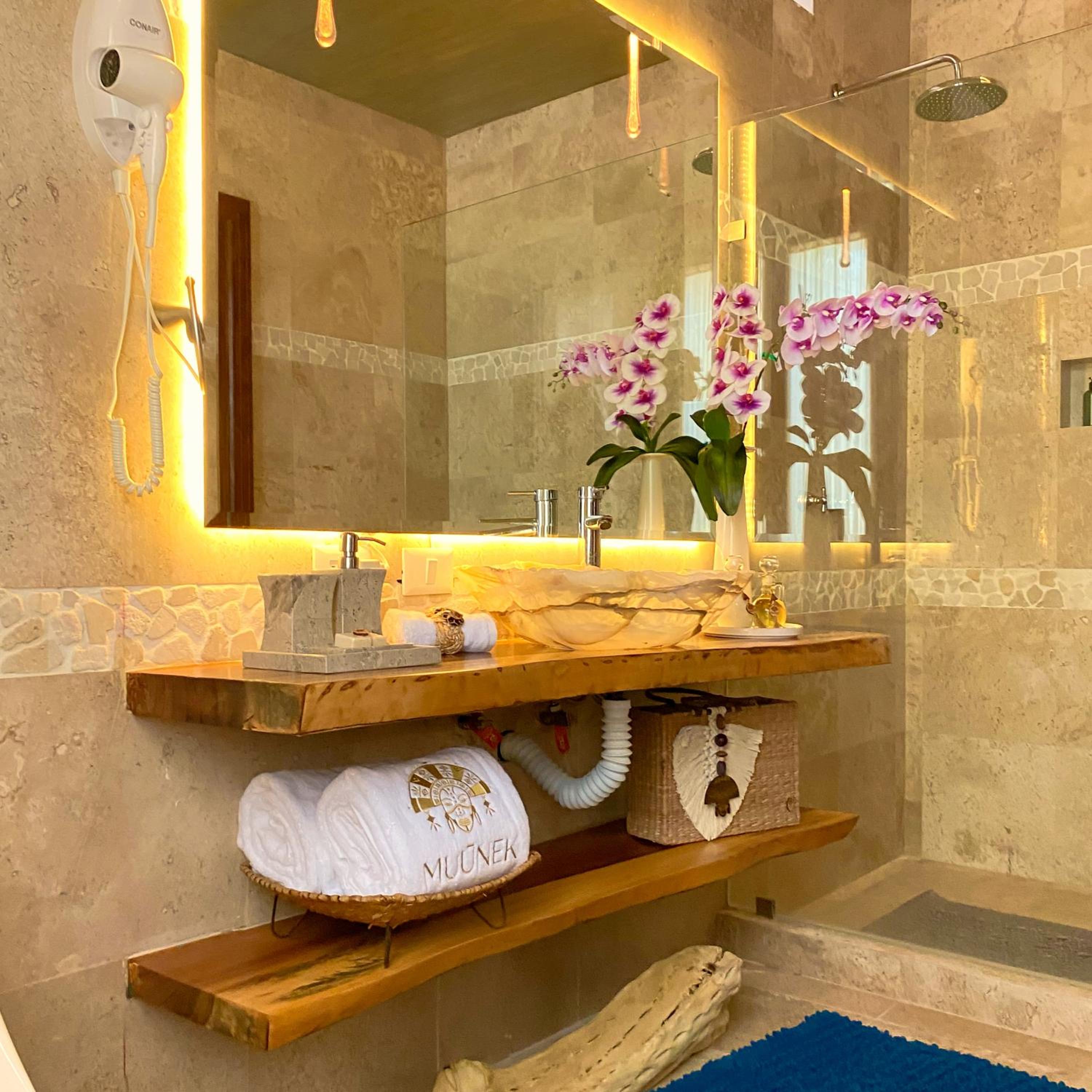 Junior Suite with Private Pool - Photo 2