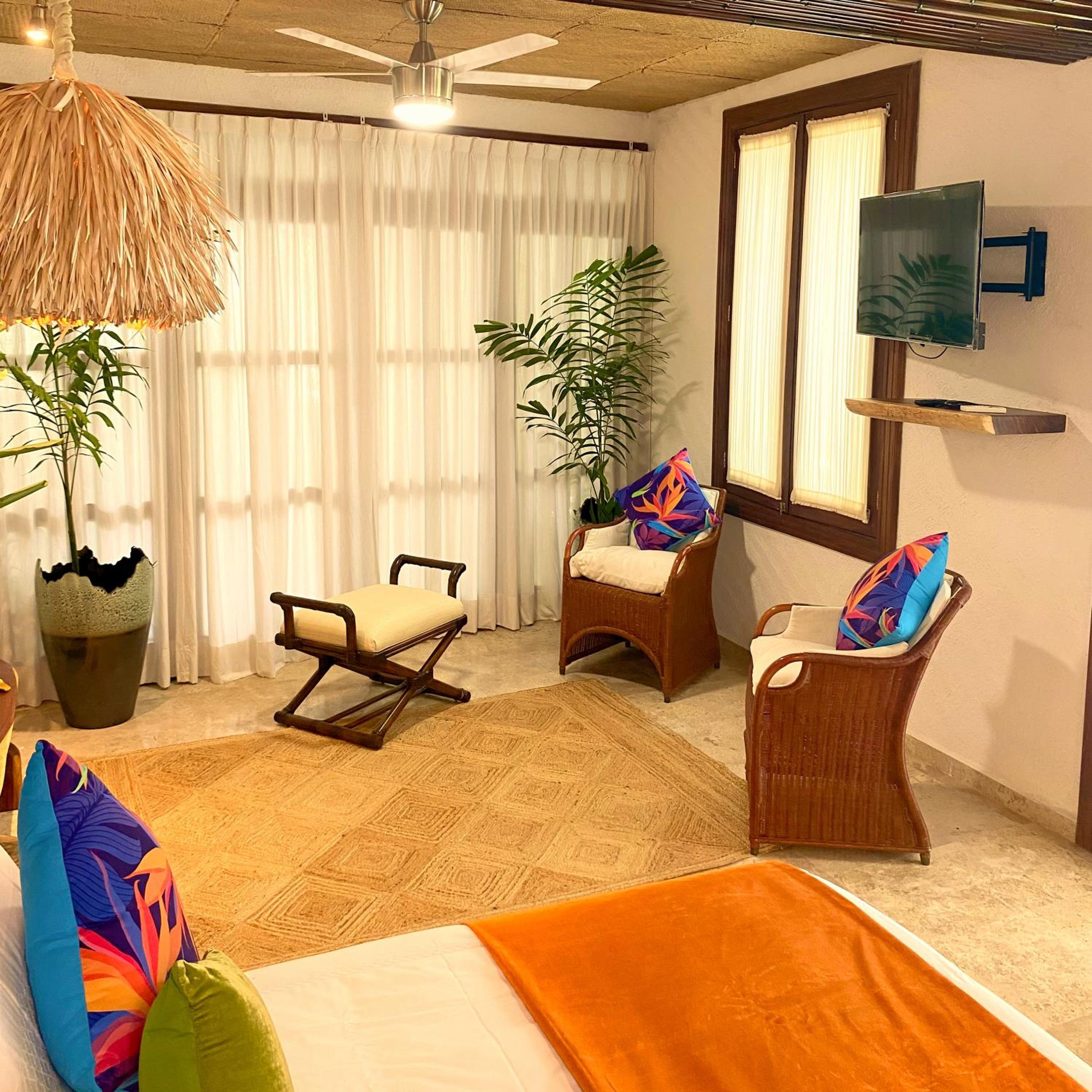 Junior Suite with Private Pool - Photo 1