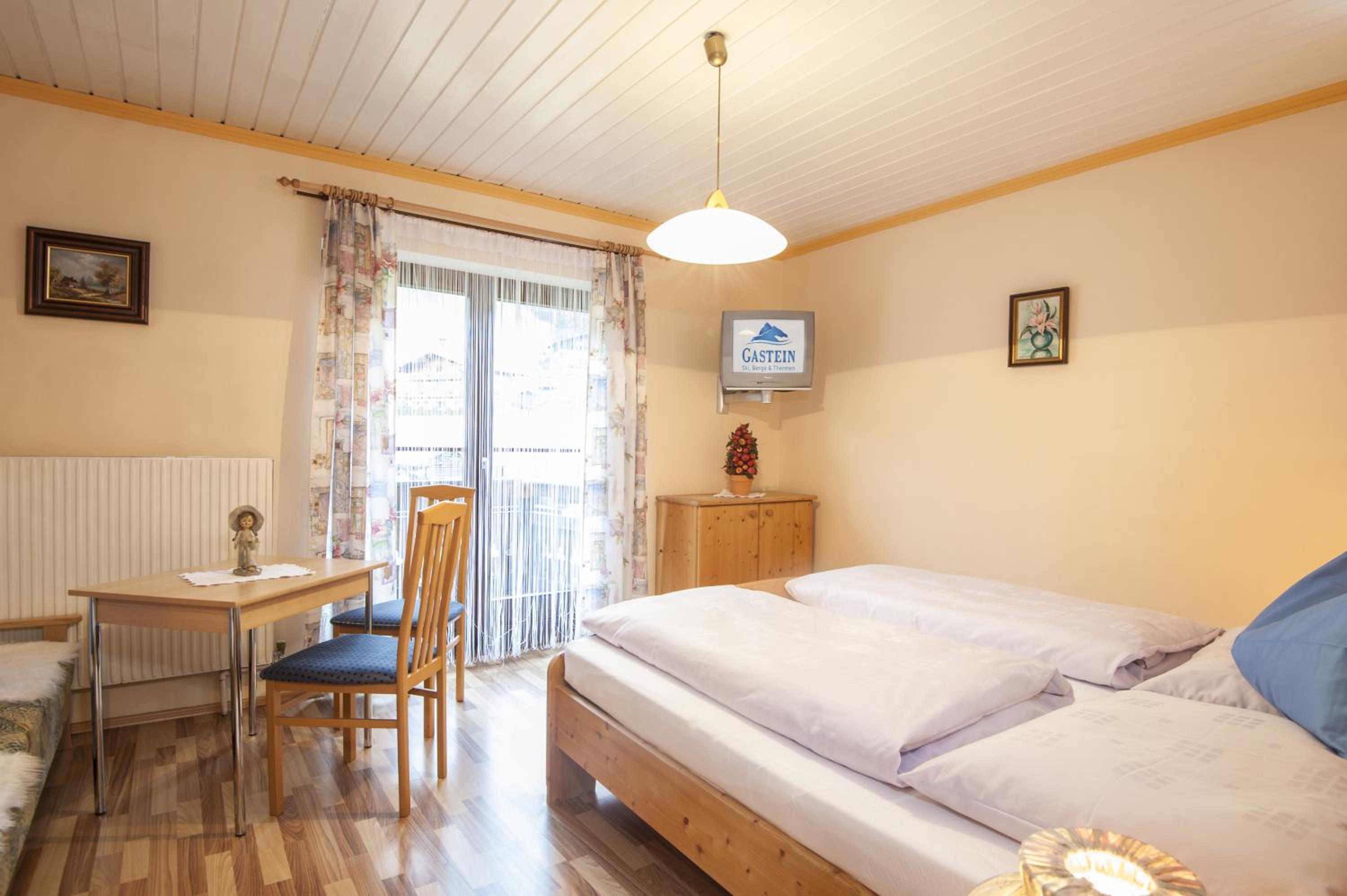 Studio Apartment (2 Adults)