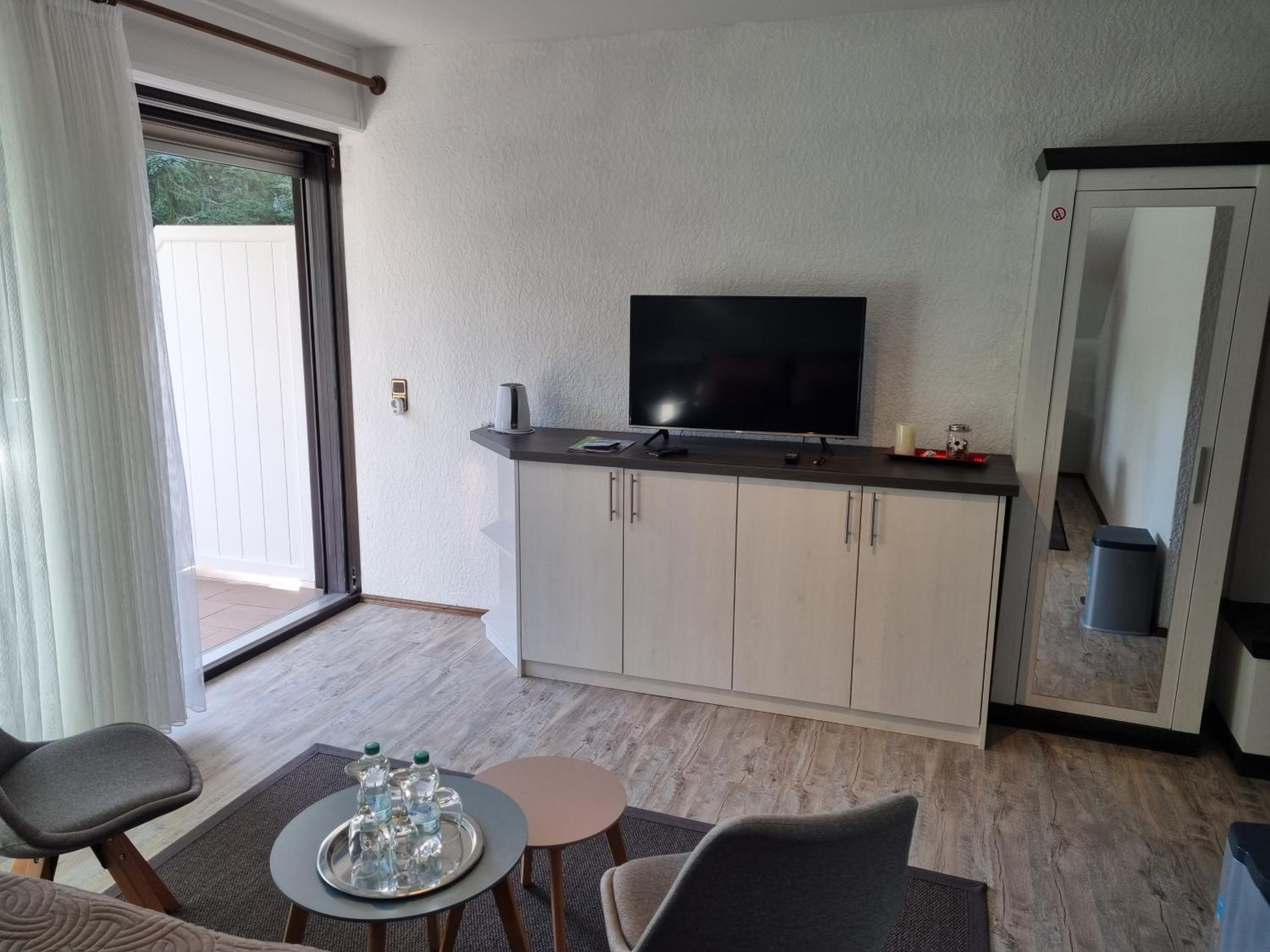 Double Room with Balcony - Photo 1