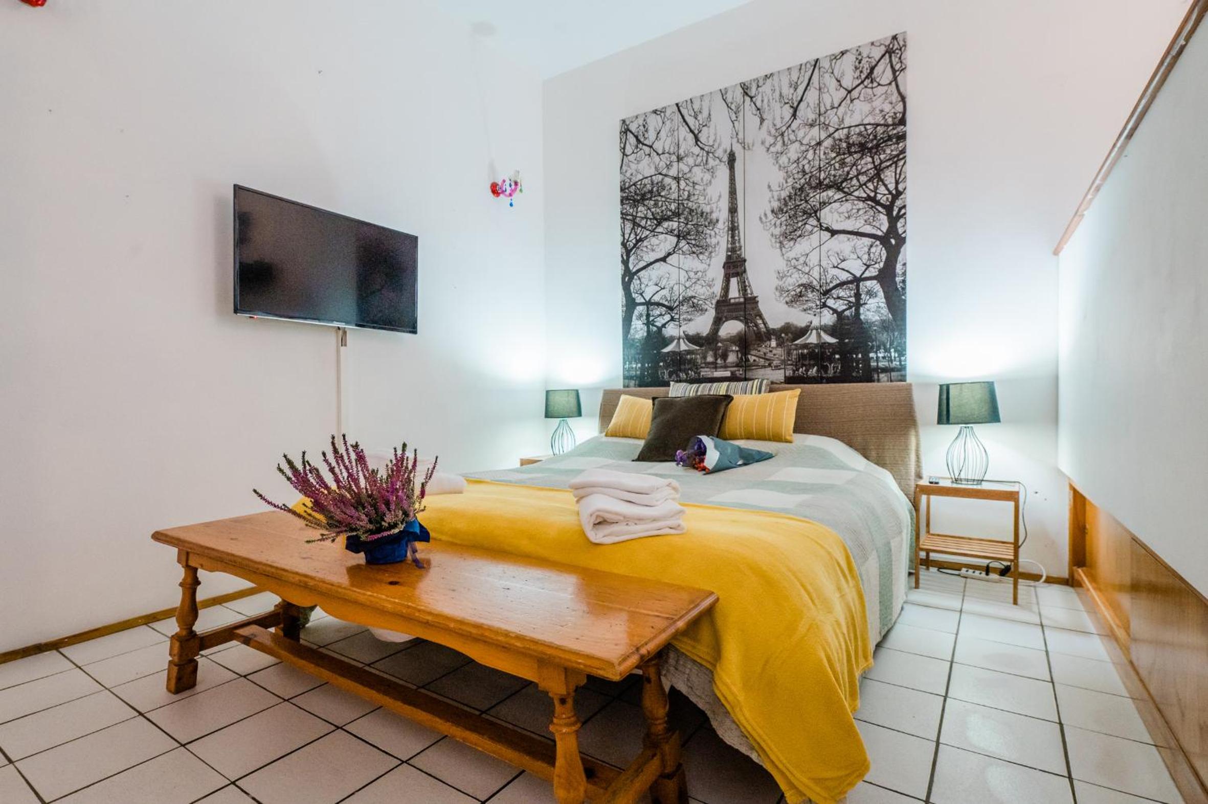 Studio Apartment photo 1