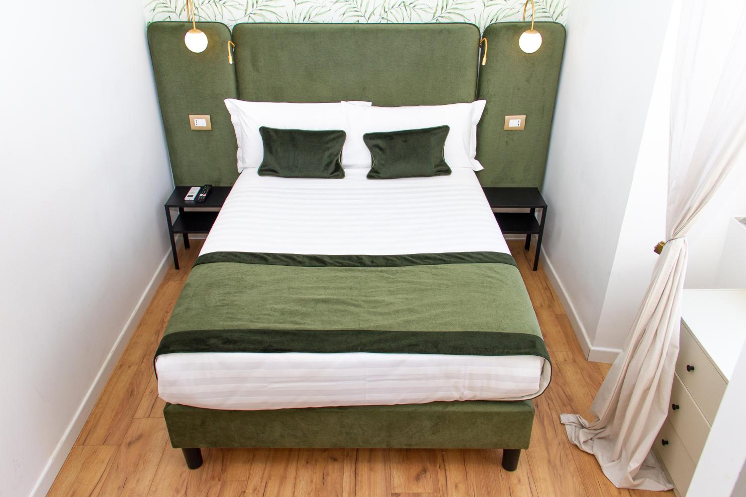 Small Double Room photo 2