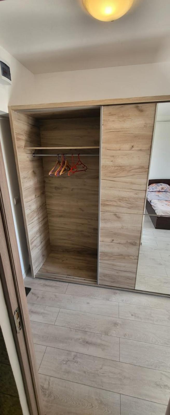 One-Bedroom Apartment - Photo 5