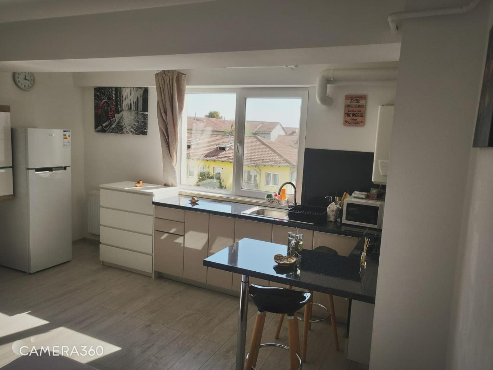 One-Bedroom Apartment - Photo 6