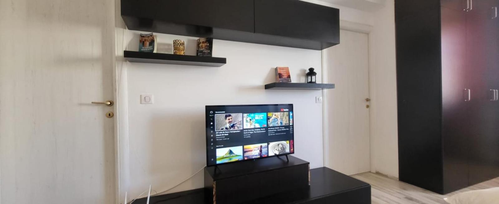 One-Bedroom Apartment - Photo 5