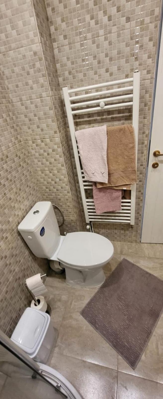 One-Bedroom Apartment - Photo 19