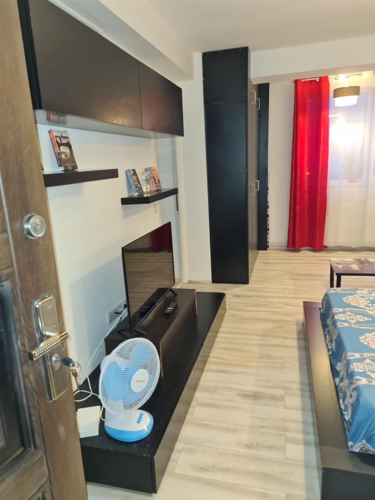 One-Bedroom Apartment - Photo 27