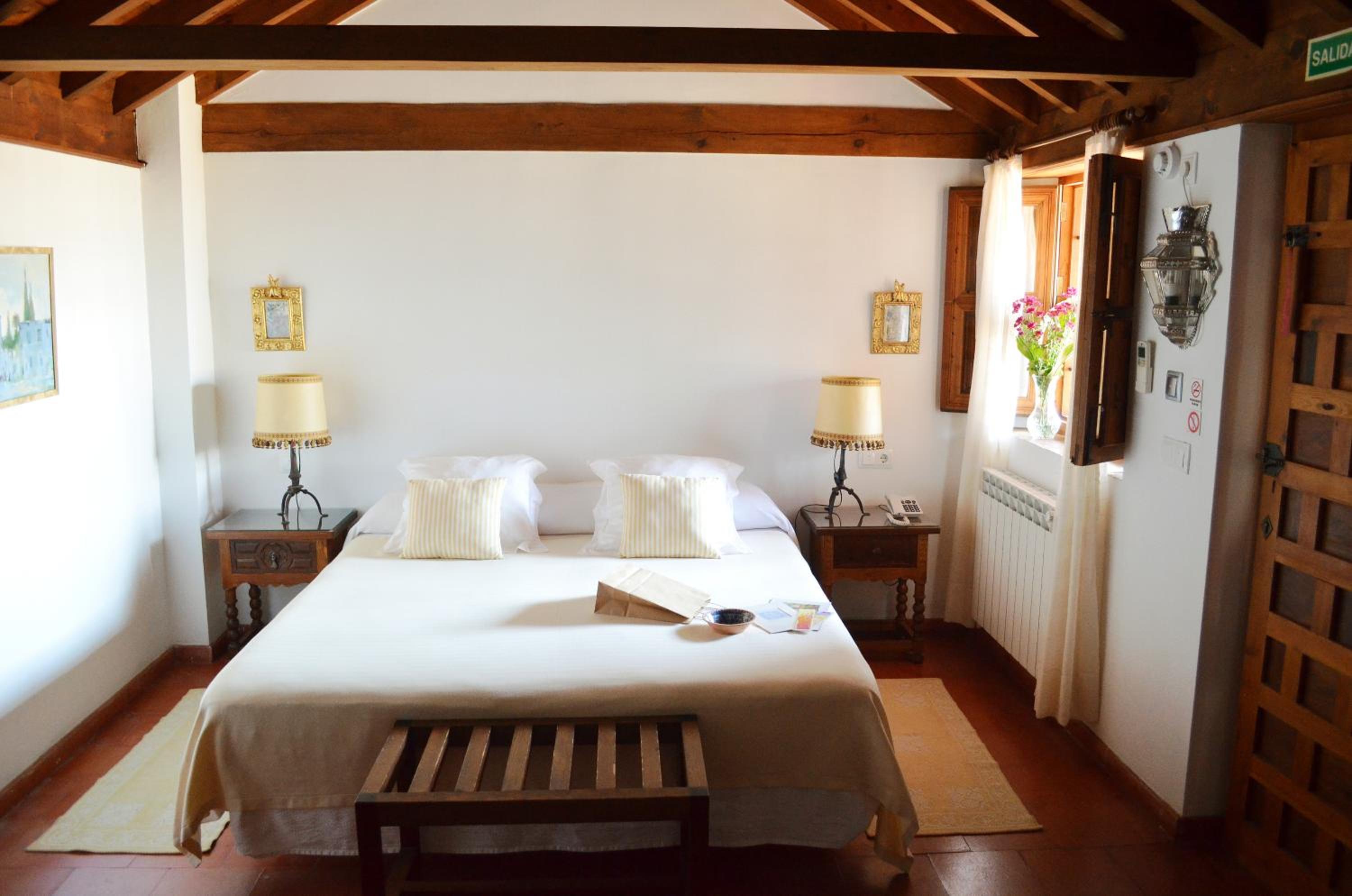 Classic Double or Twin Room - Photo 2