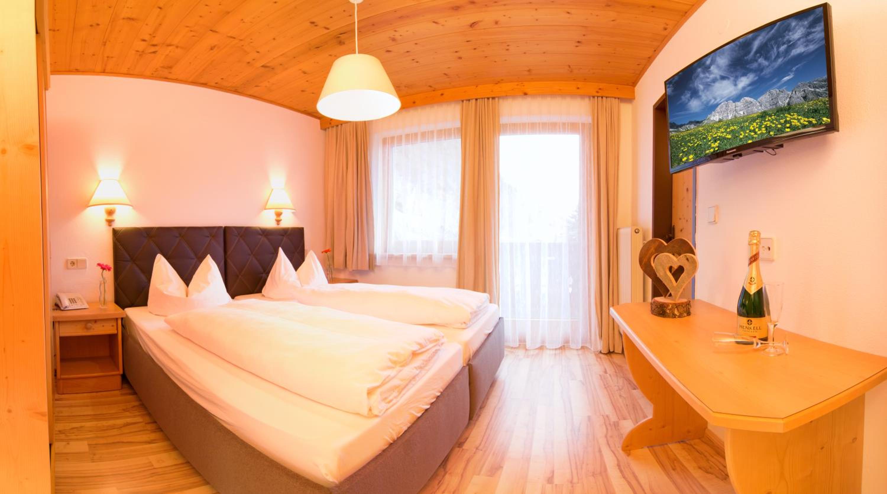 Single Room with Balcony photo 2