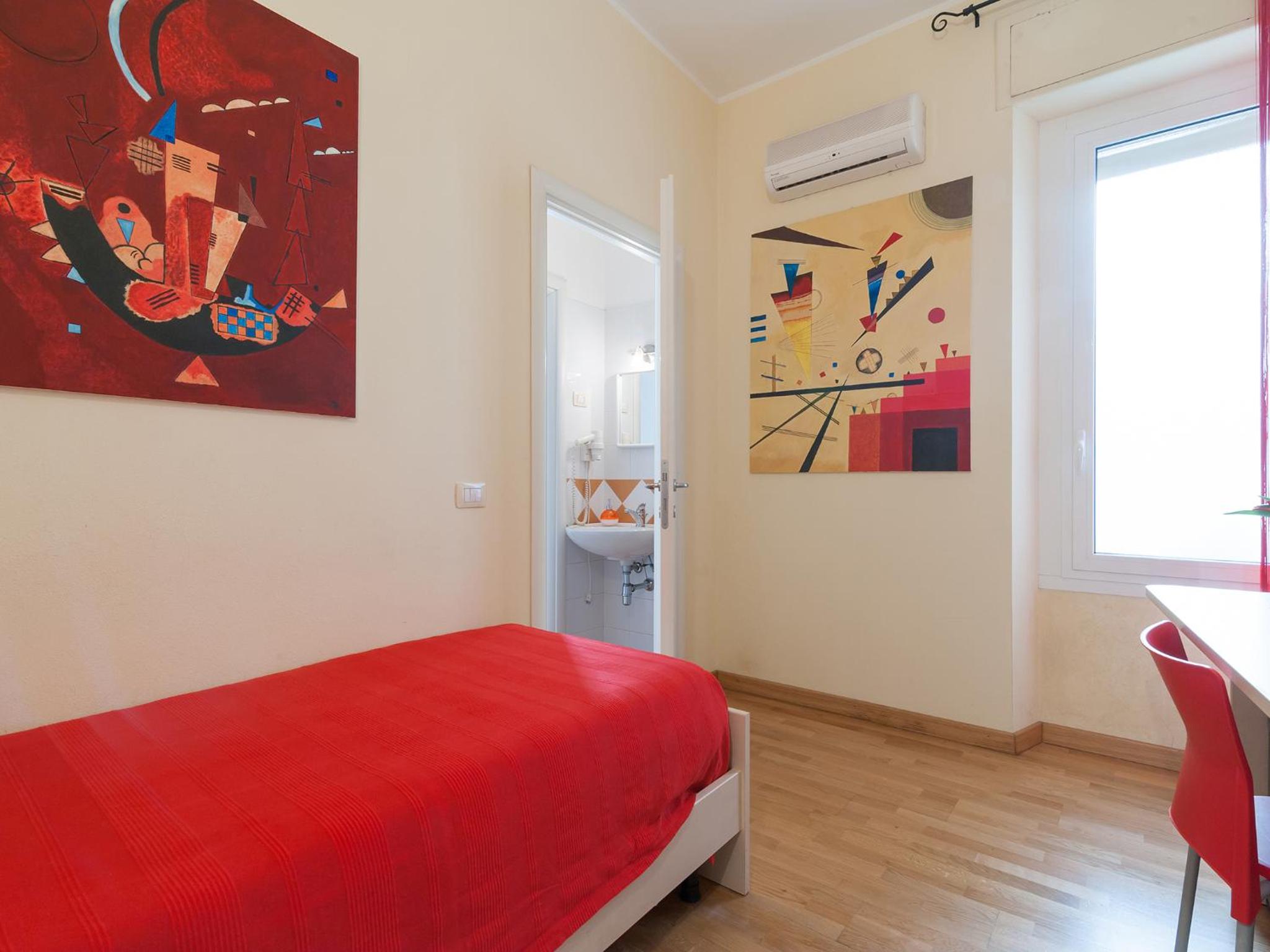 Single Room photo 2