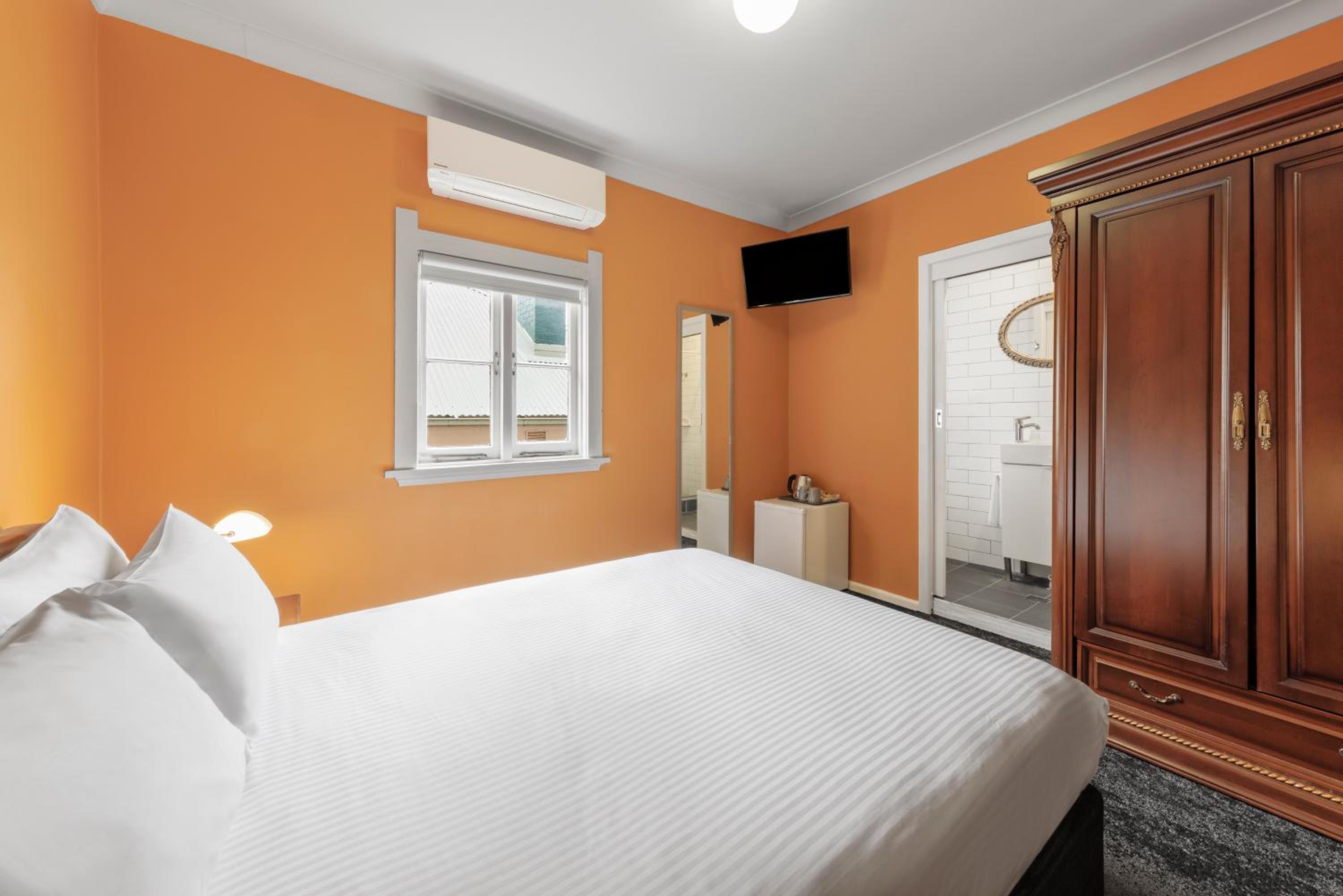 Queen Room - Photo 4