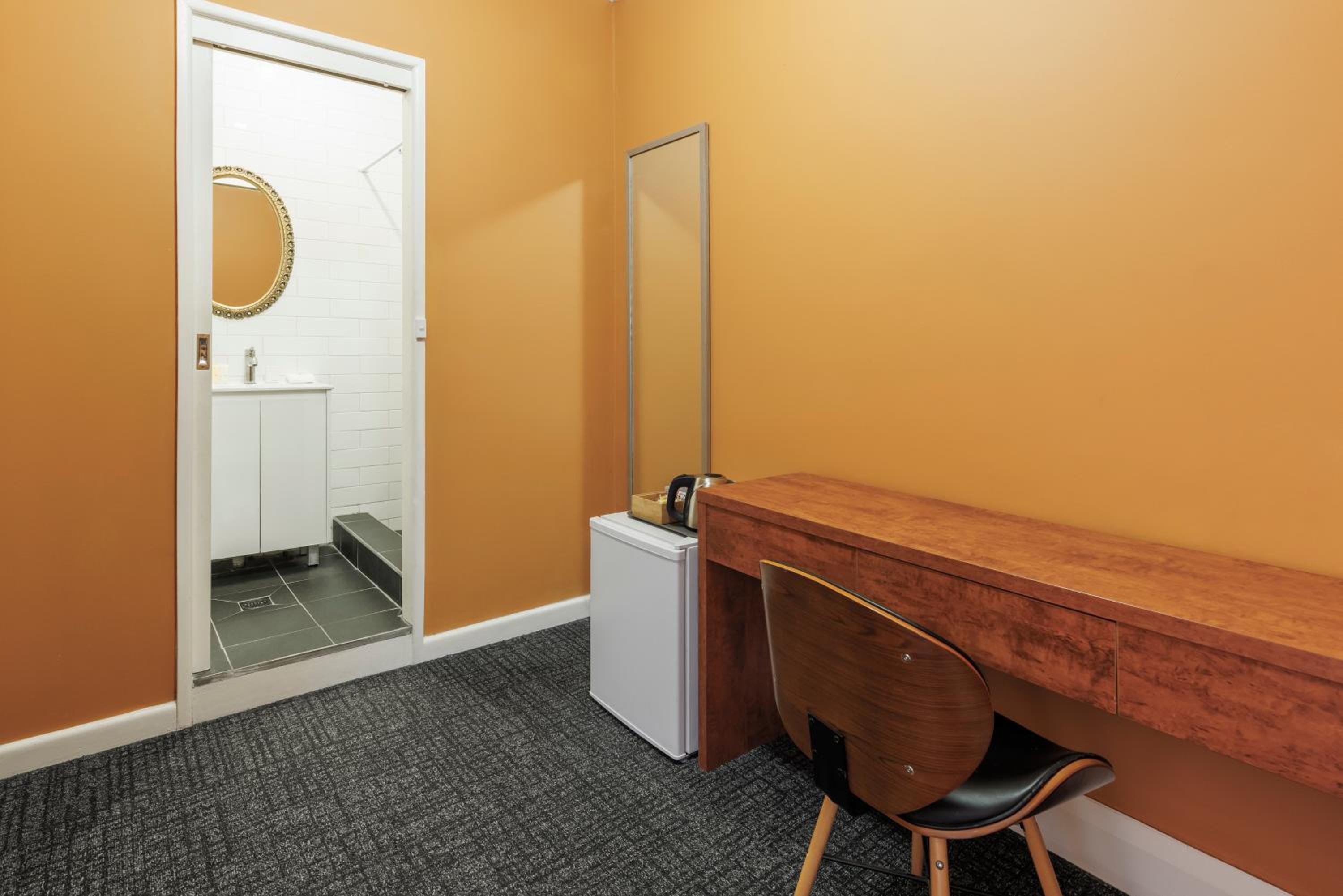 Twin Room - Photo 4
